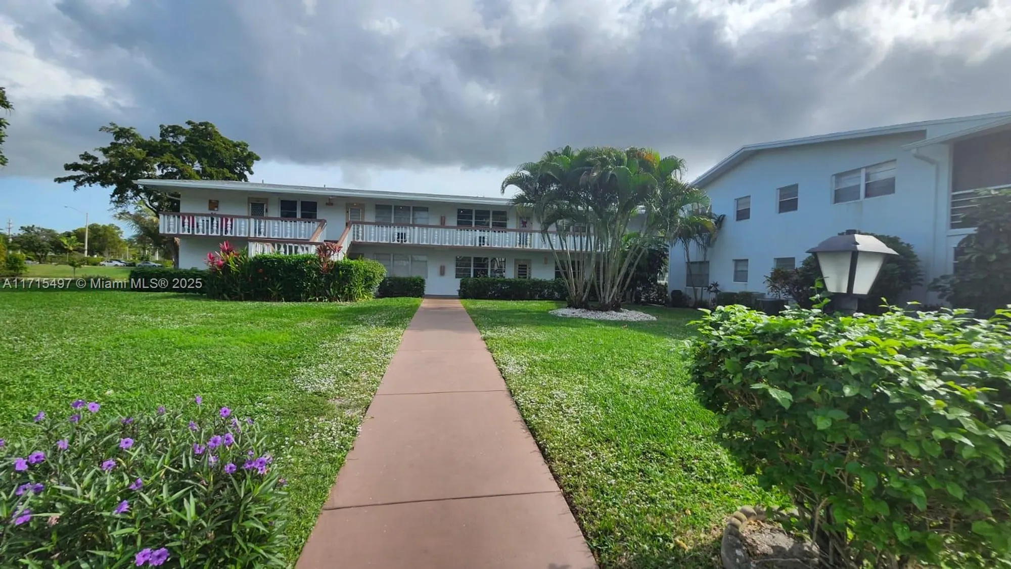 Property Slideshow image 3 of 42 | 221 durham e unit e, Deerfield Beach, FL, 33442