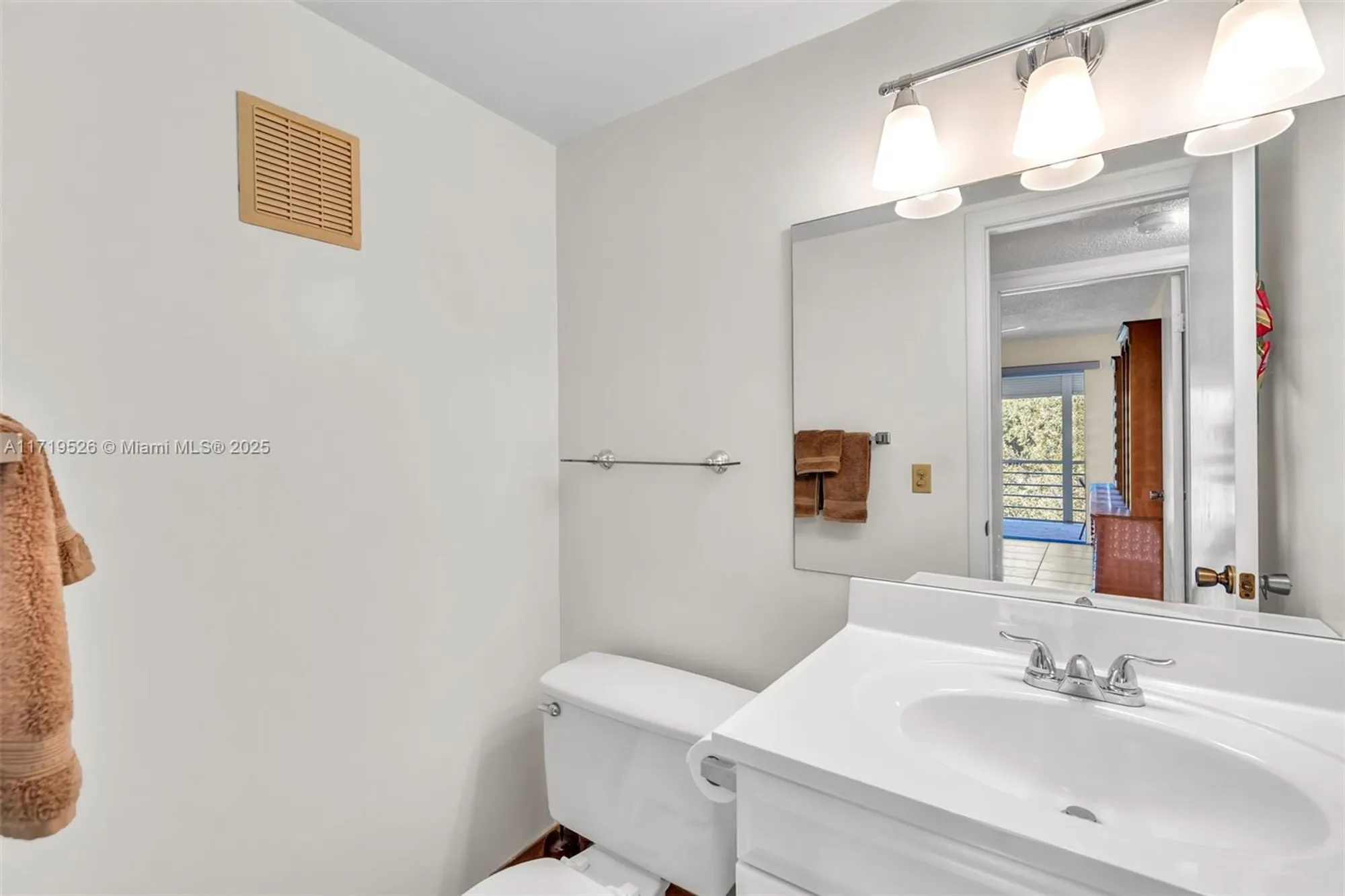 Property Slideshow image 30 of 43 | 3037 newport h # 3037, Deerfield Beach, FL, 33442
