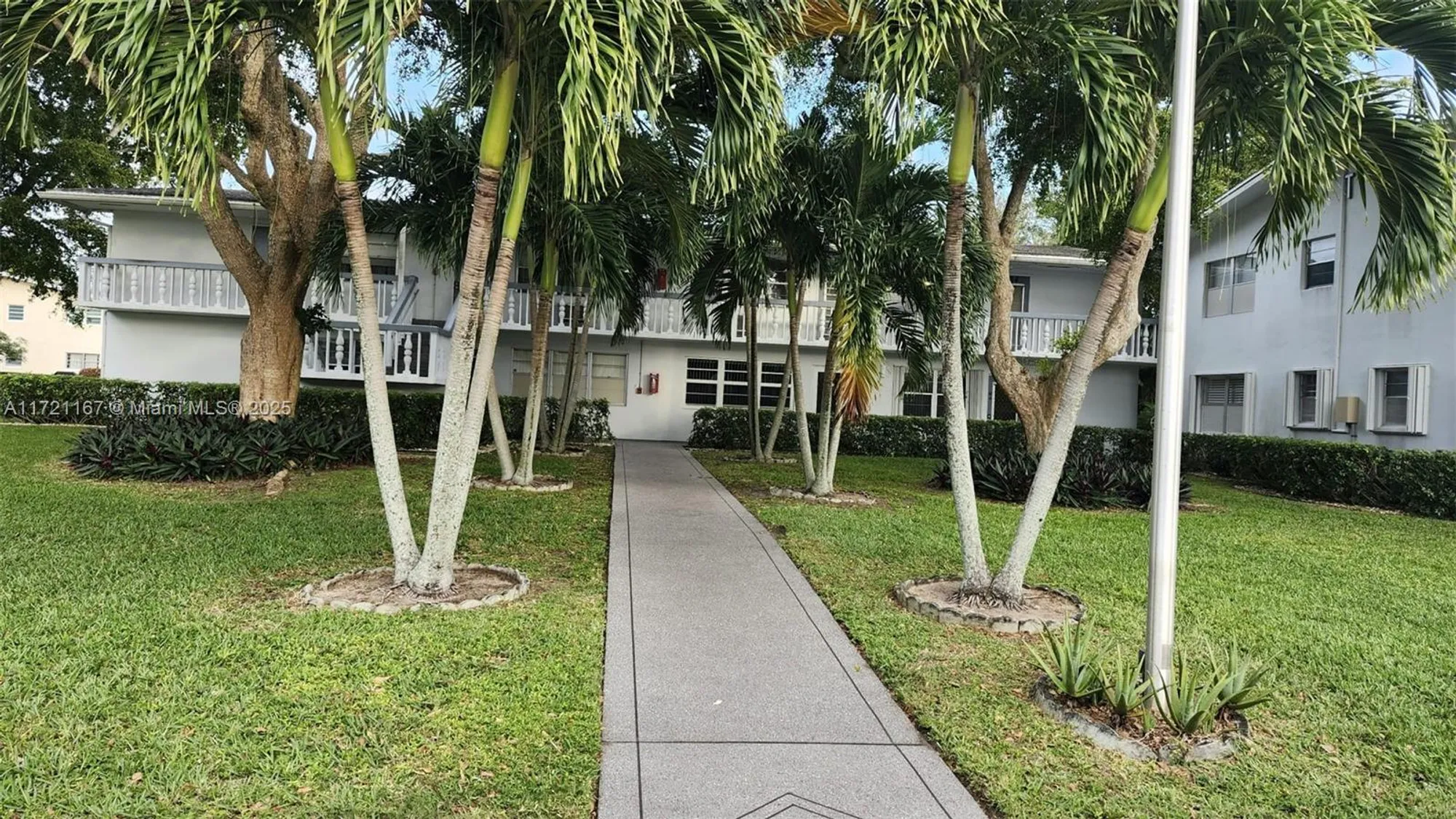 Property Slideshow image 2 of 41 | 564 durham t # 564, Deerfield Beach, FL, 33442