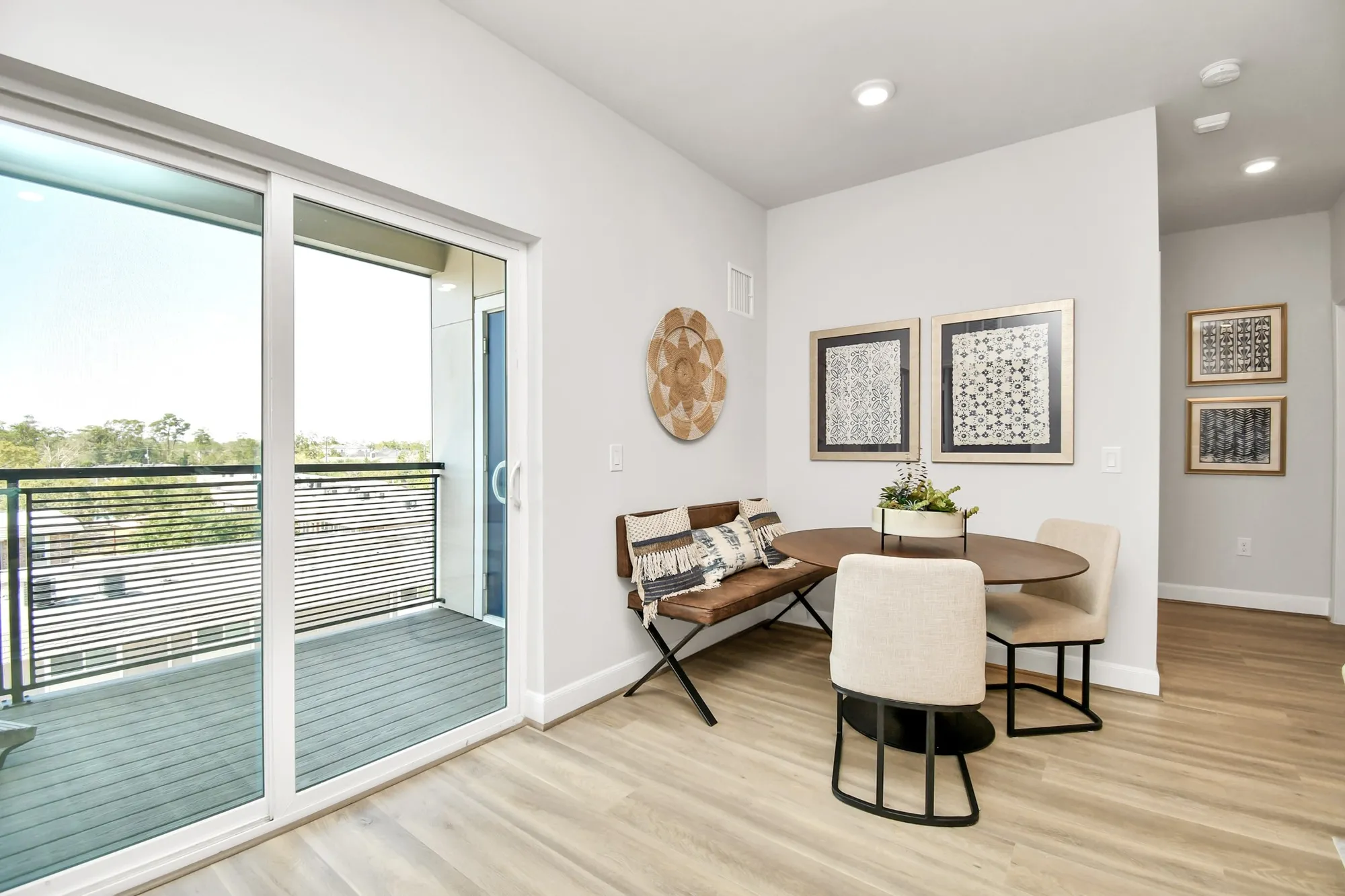 Property Slideshow image 17 of 40 | 6804 westview dr apt 3404, Houston, TX, 77055