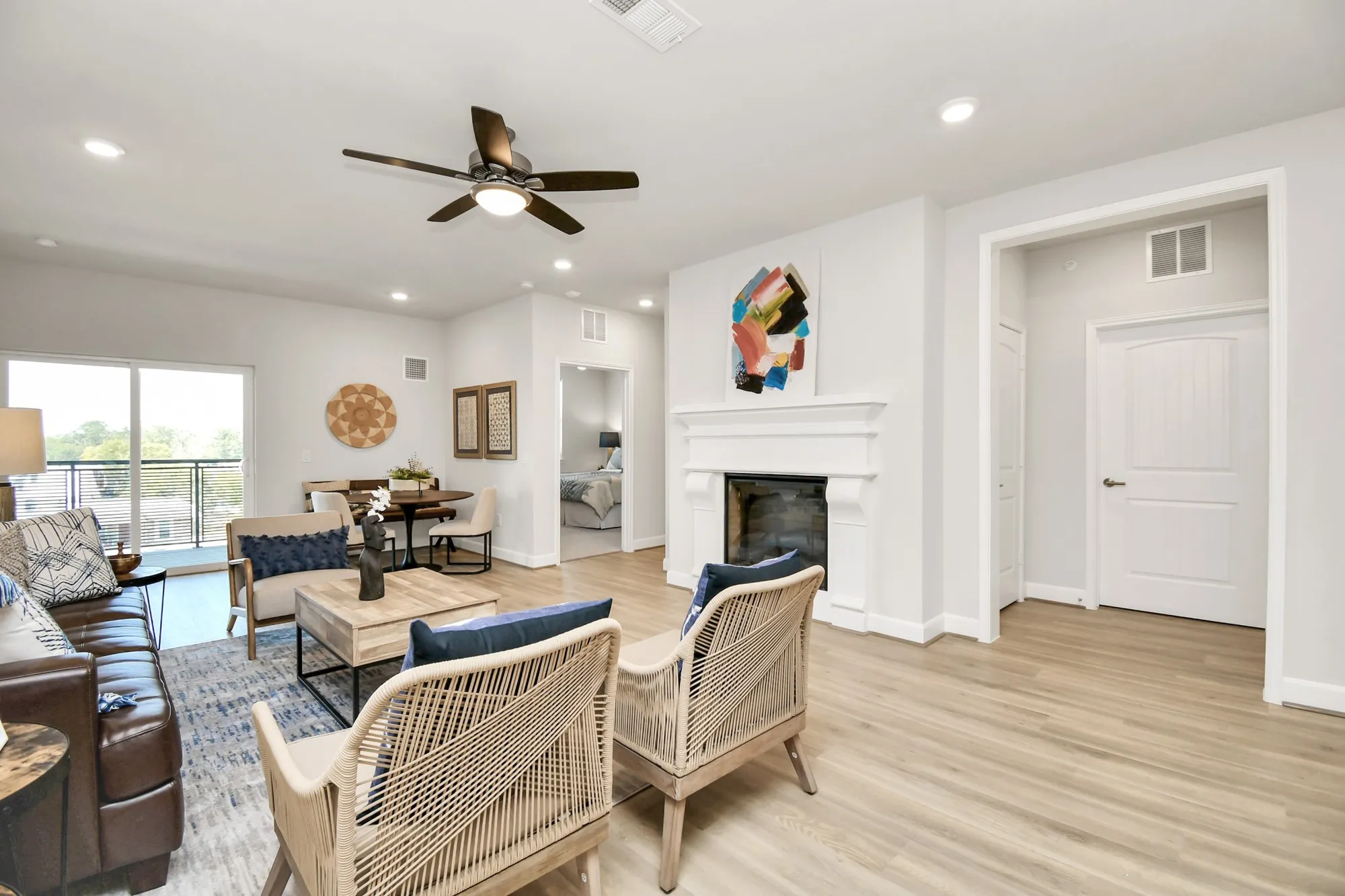 Property Slideshow image 10 of 40 | 6804 westview dr apt 3404, Houston, TX, 77055