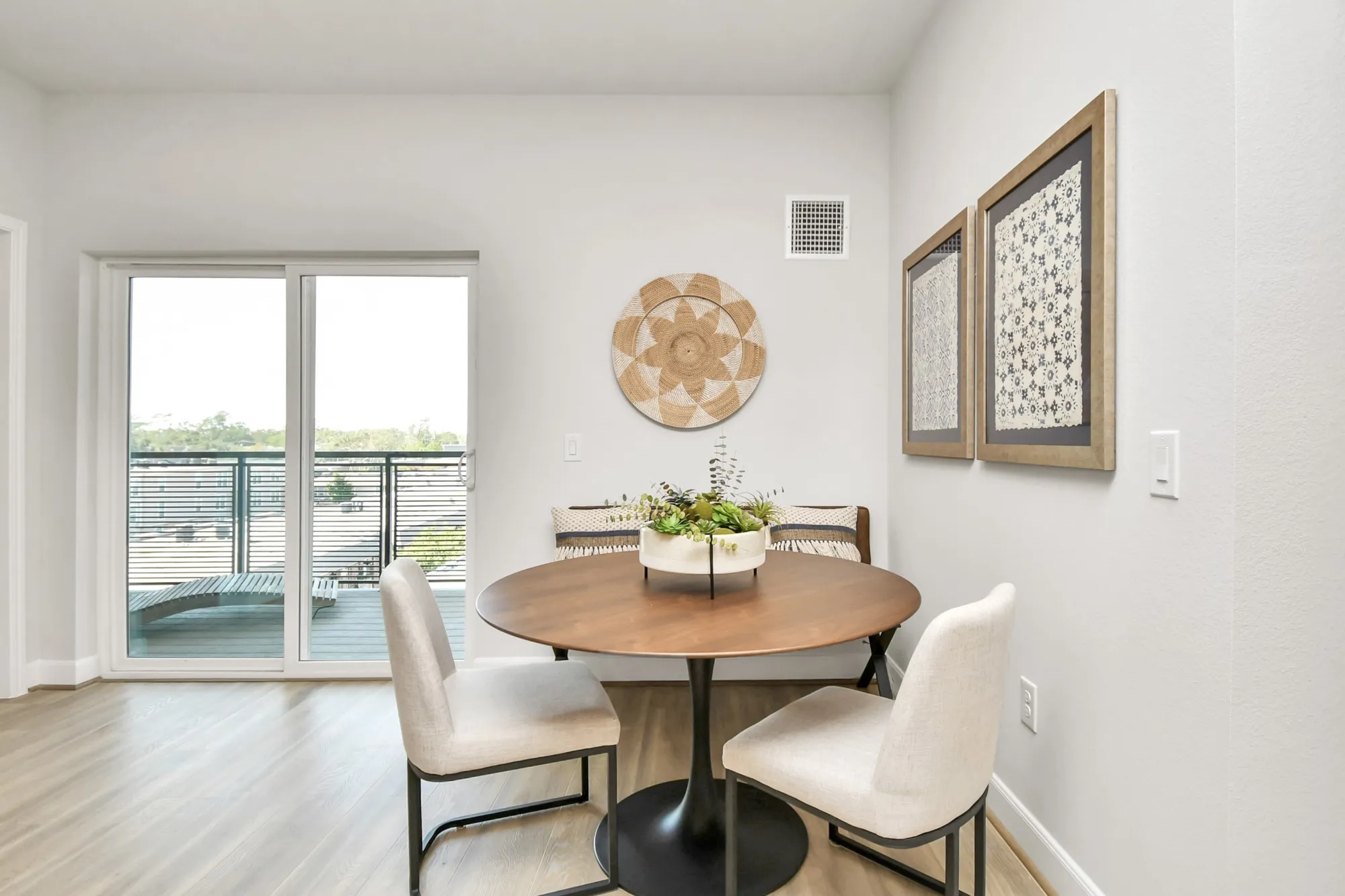 Property Slideshow image 13 of 40 | 6804 westview dr apt 3404, Houston, TX, 77055