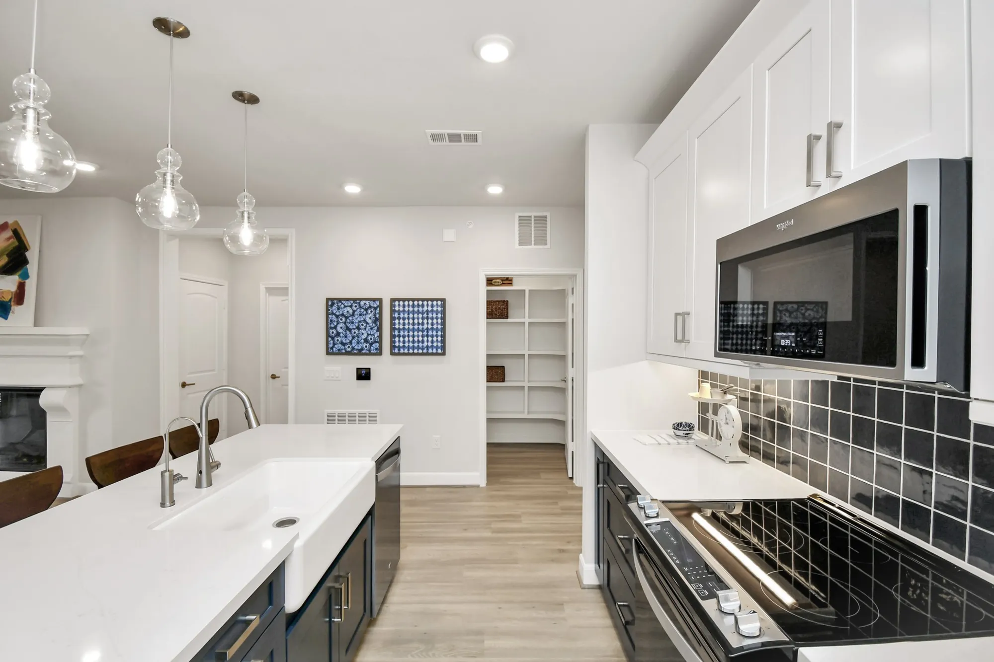Property Slideshow image 4 of 40 | 6804 westview dr apt 3404, Houston, TX, 77055