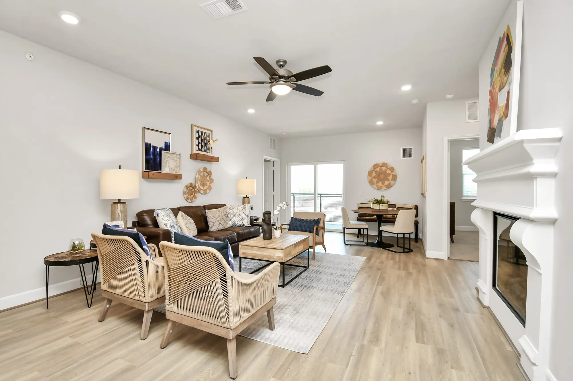 Property Slideshow image 8 of 40 | 6804 westview dr apt 3404, Houston, TX, 77055