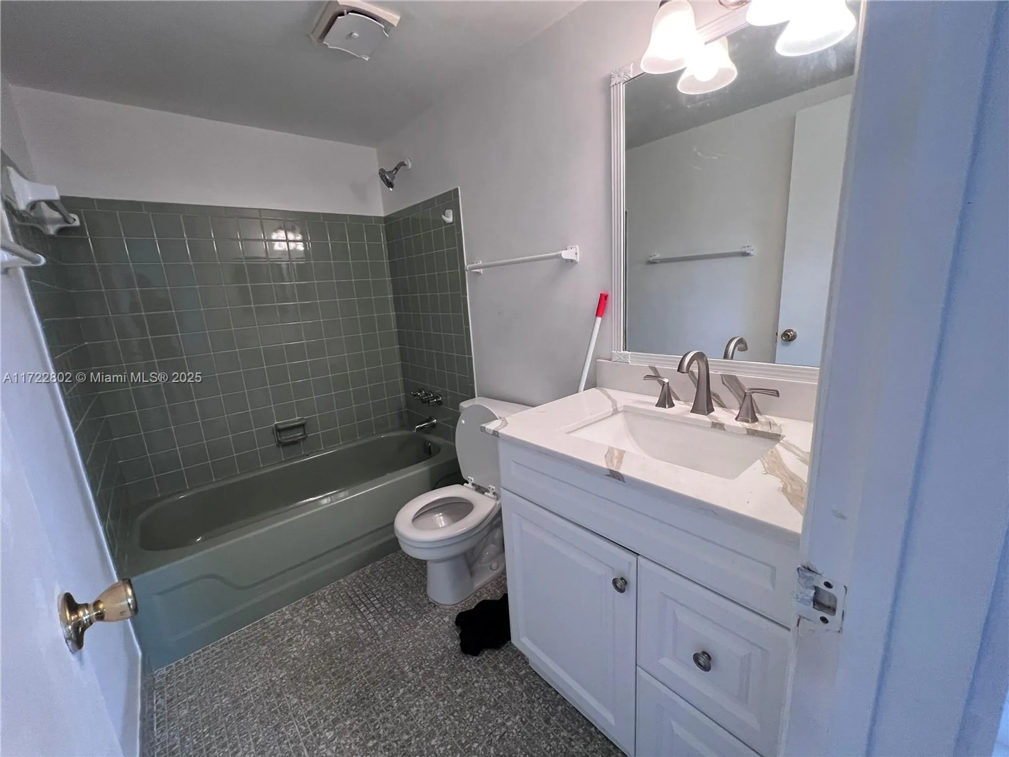 Property Slideshow image 15 of 19 | 7400 nw 4th pl 106, Margate, FL, 33063