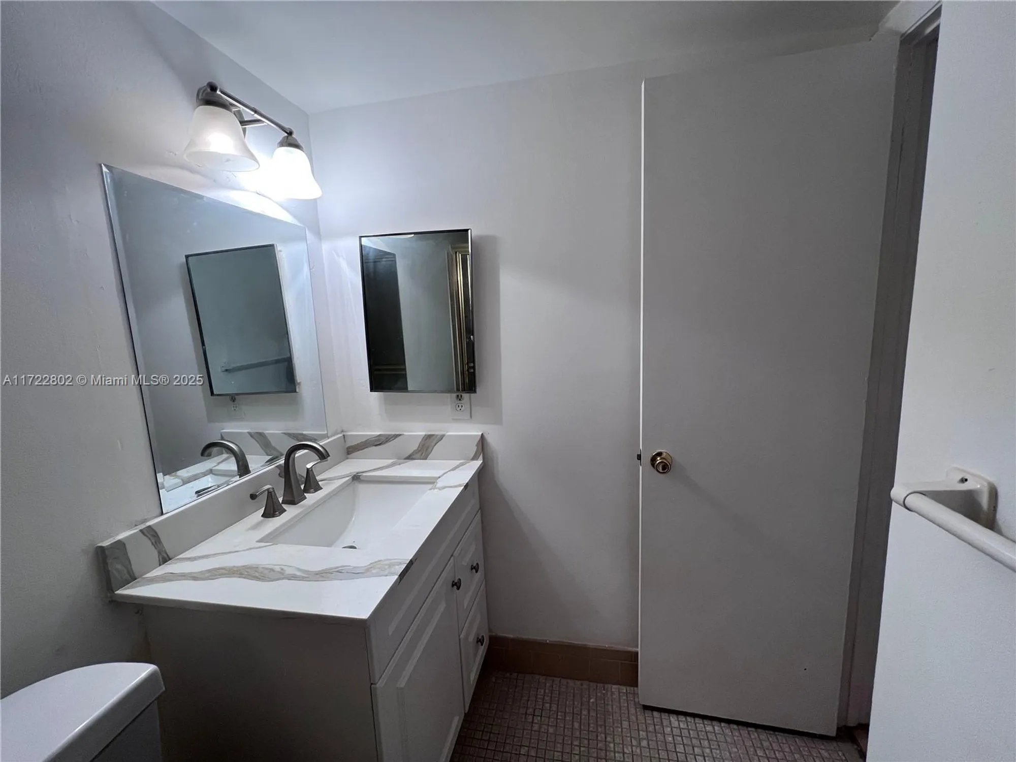 Property Slideshow image 12 of 19 | 7400 nw 4th pl 106, Margate, FL, 33063