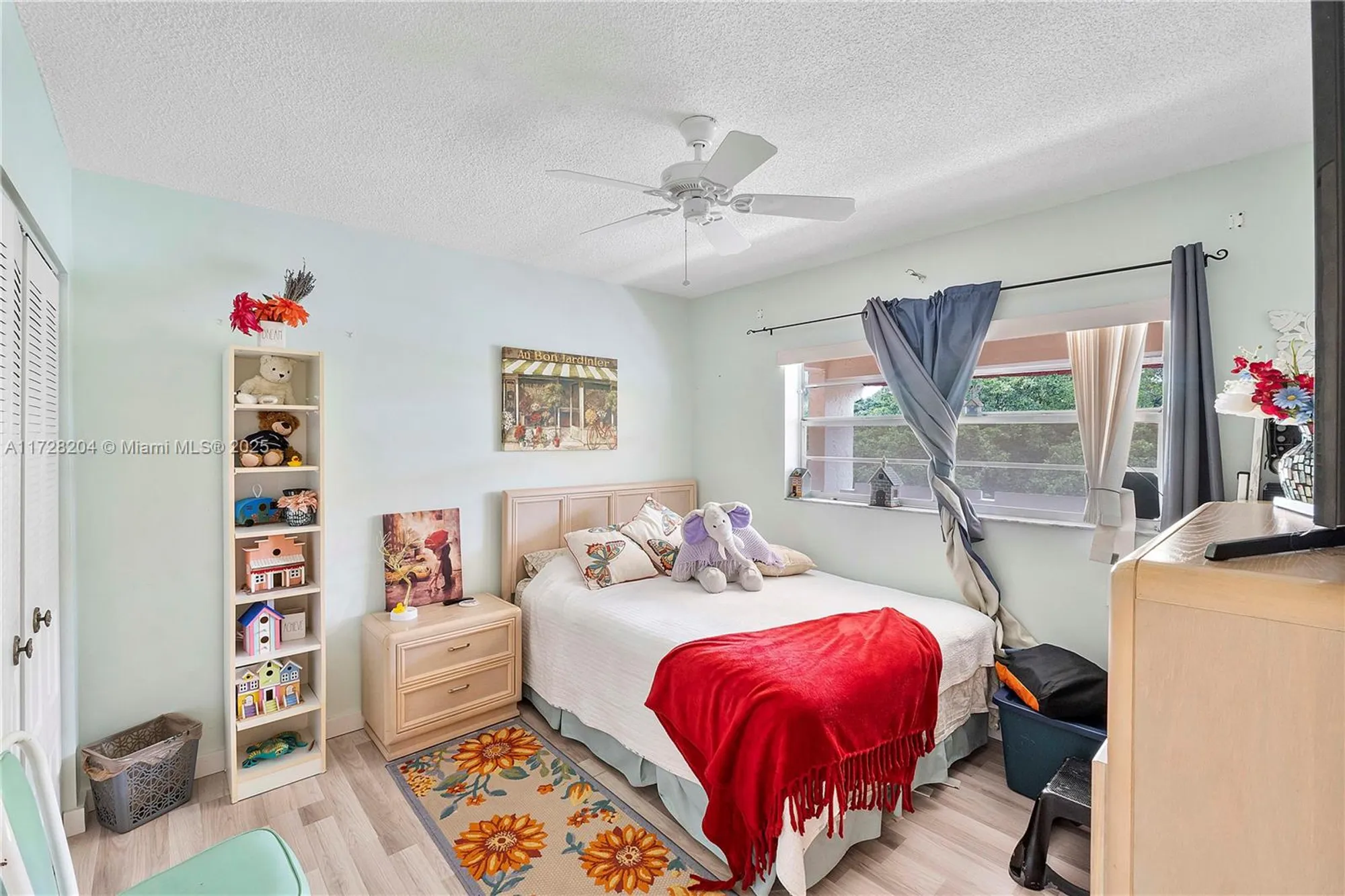 Property Slideshow image 9 of 14 | 1030 country club dr 407, Margate, FL, 33063