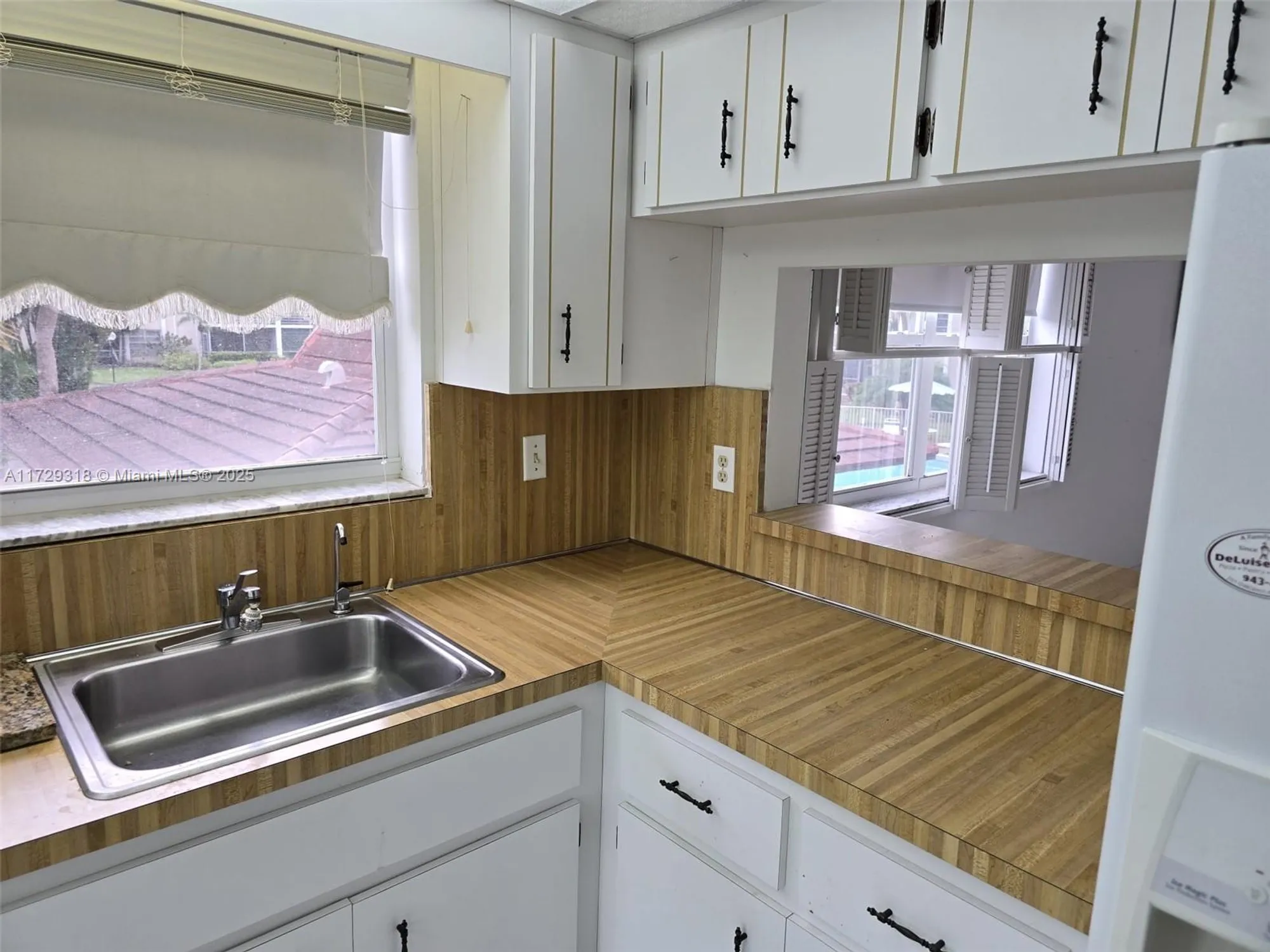 Property Slideshow image 7 of 8 | 3551 inverrary dr apt 201, Lauderhill, FL, 33319