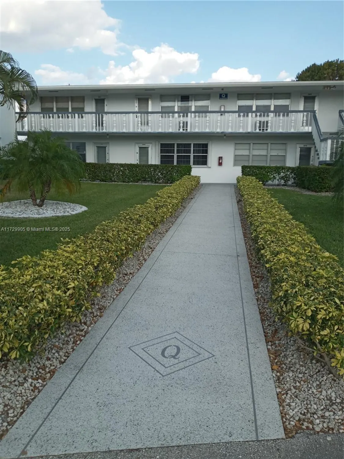 Property Slideshow image 1 of 18 | 390 windsor q # 390, West Palm Beach, FL, 33417
