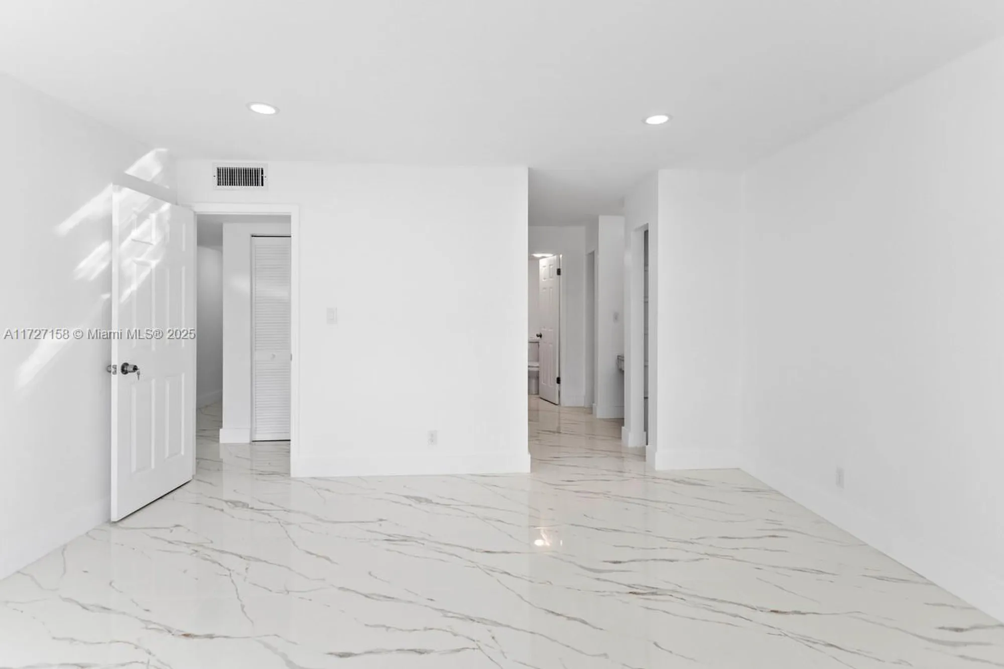 Property Slideshow image 10 of 20 | 2251 nw 48th ter 102, Lauderhill, FL, 33313