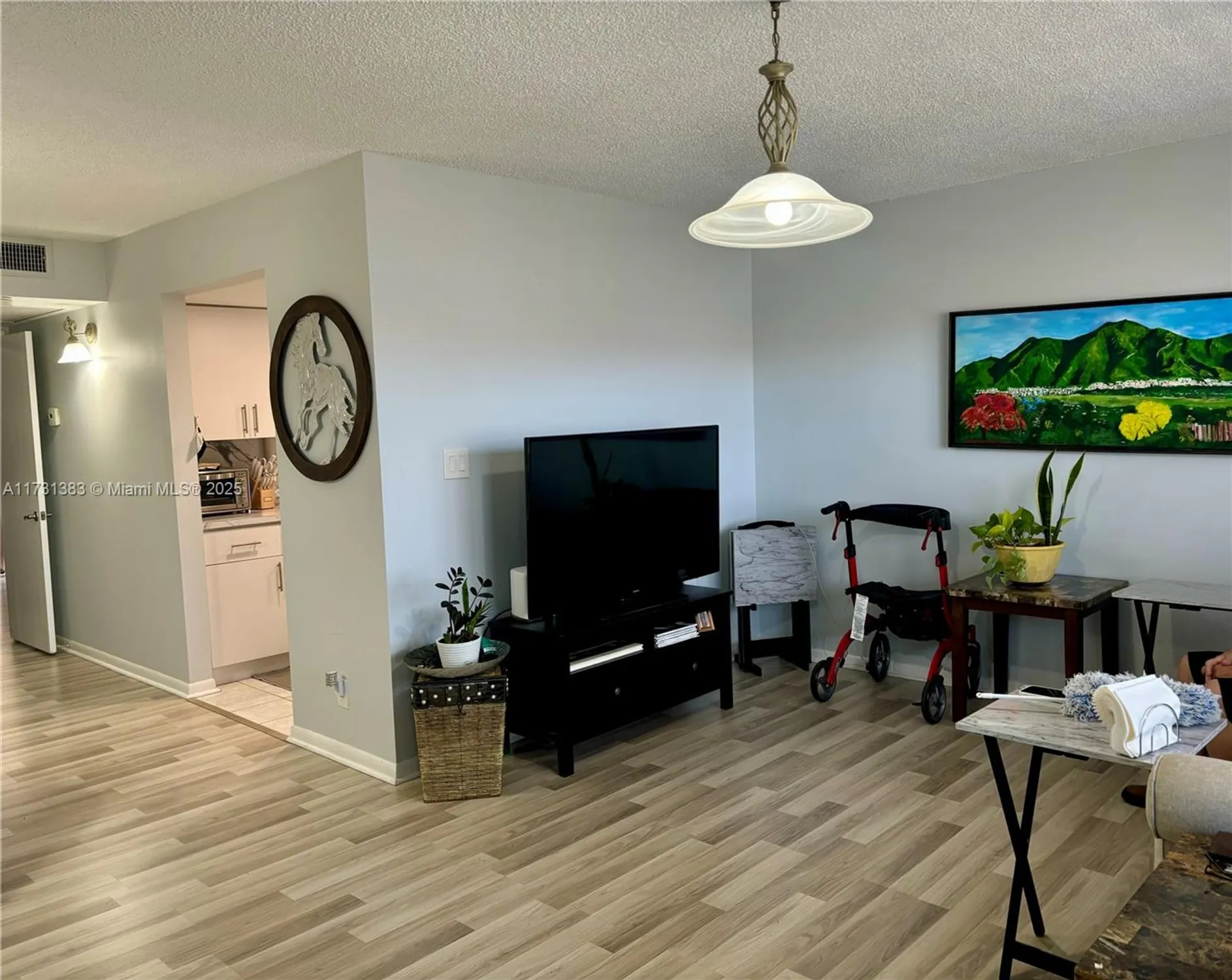 Property Slideshow image 4 of 21 | 801 sw 133rd ter 415k, Pembroke Pines, FL, 33027