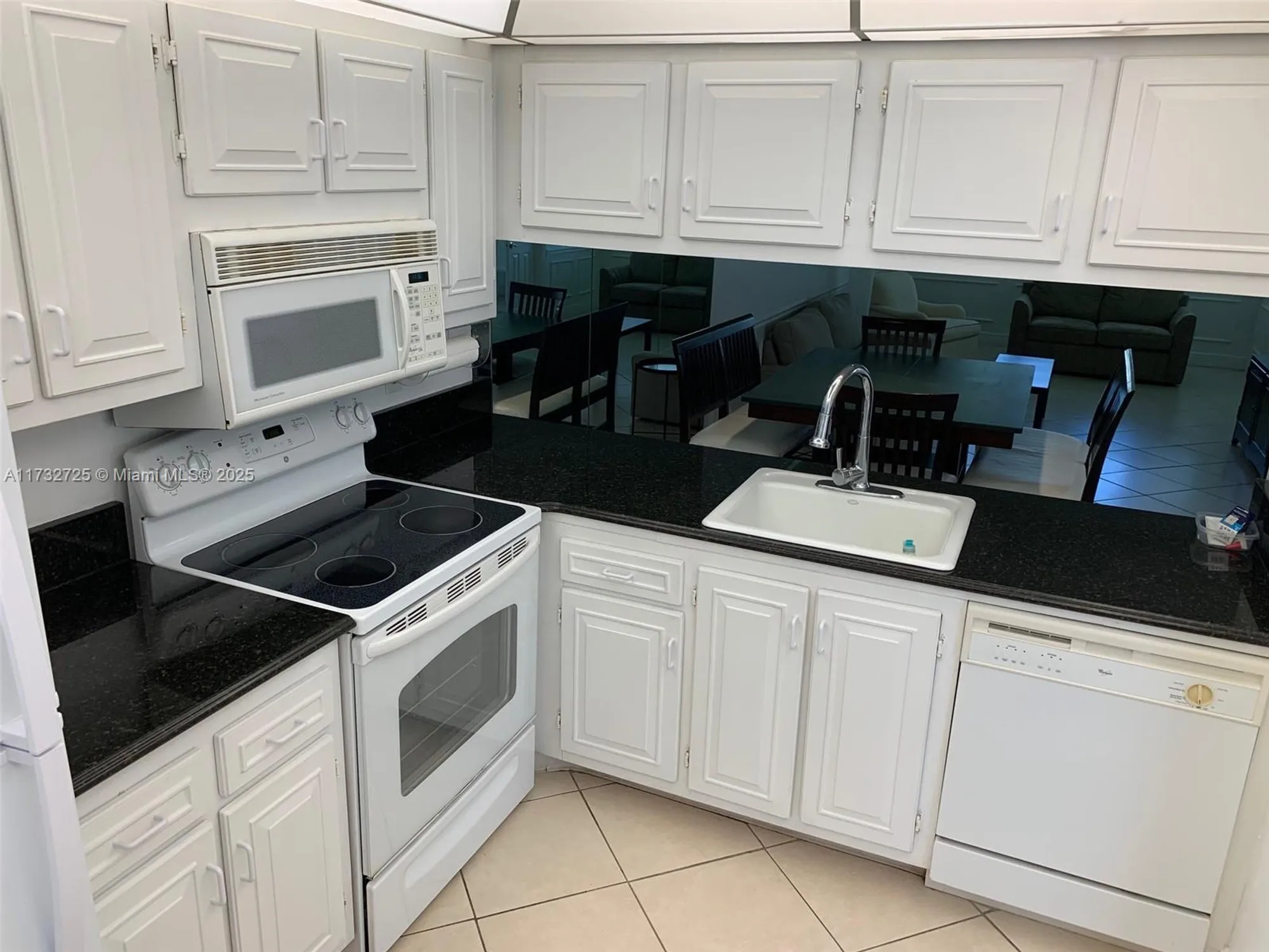 Property Slideshow image 10 of 32 | 4801 martinique pl h1, Coconut Creek, FL, 33066