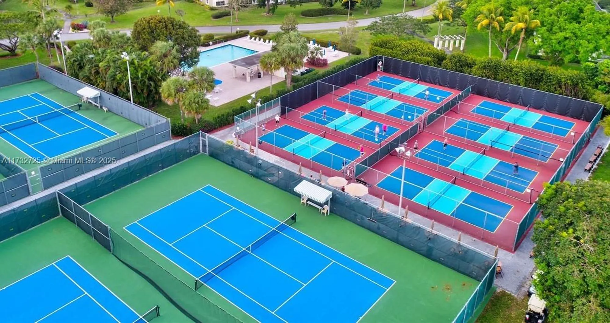 Property Slideshow image 20 of 32 | 4801 martinique pl h1, Coconut Creek, FL, 33066