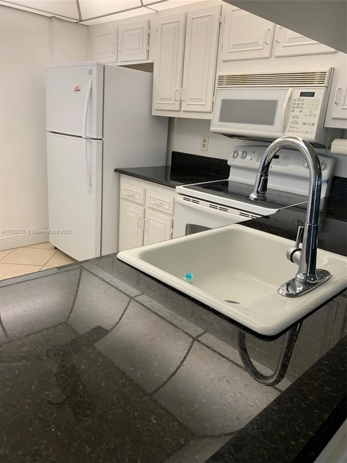 Property Slideshow image 9 of 32 | 4801 martinique pl h1, Coconut Creek, FL, 33066