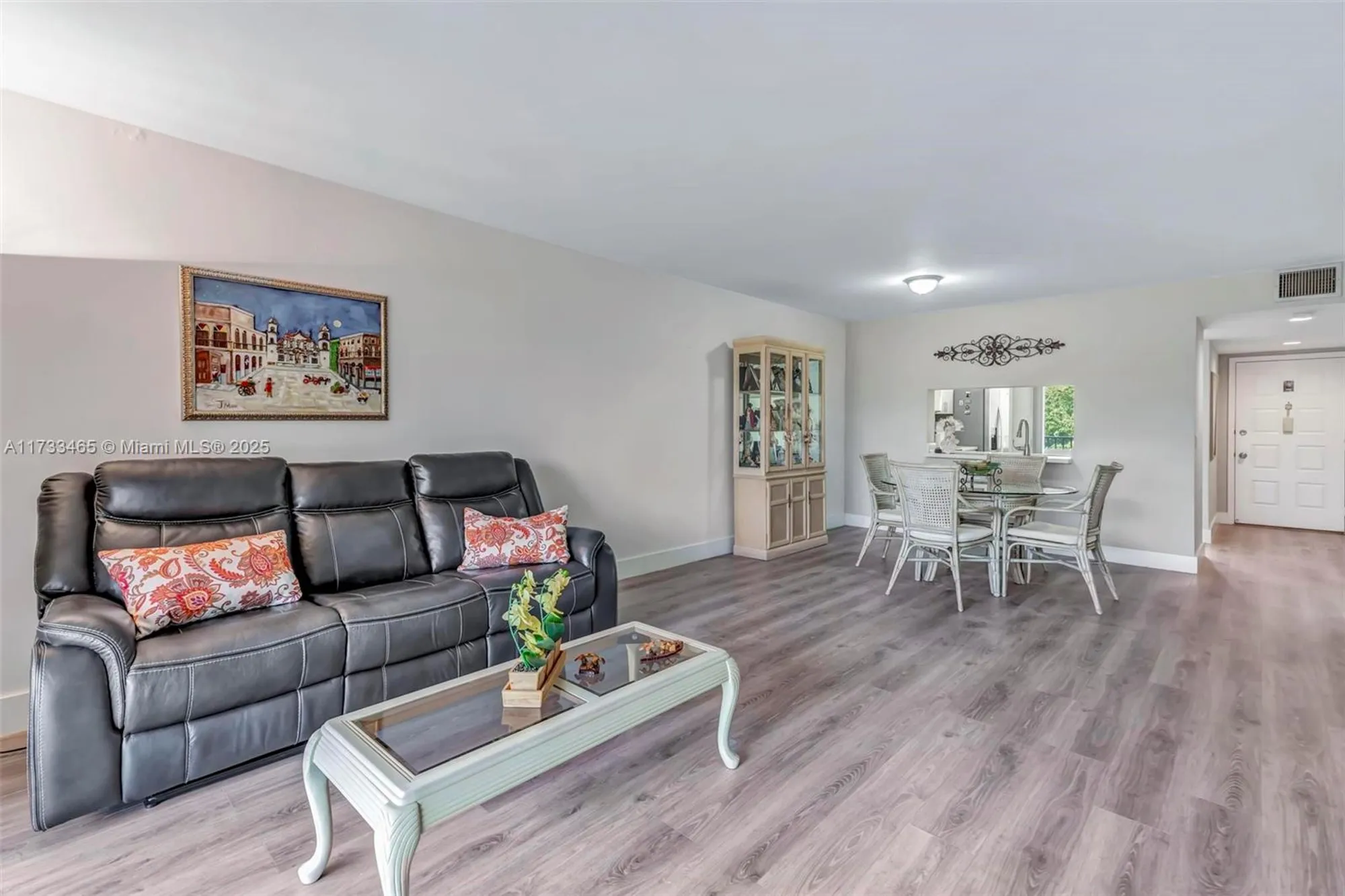 Property Slideshow image 4 of 39 | 1401 sw 128th ter apt 307h, Pembroke Pines, FL, 33027