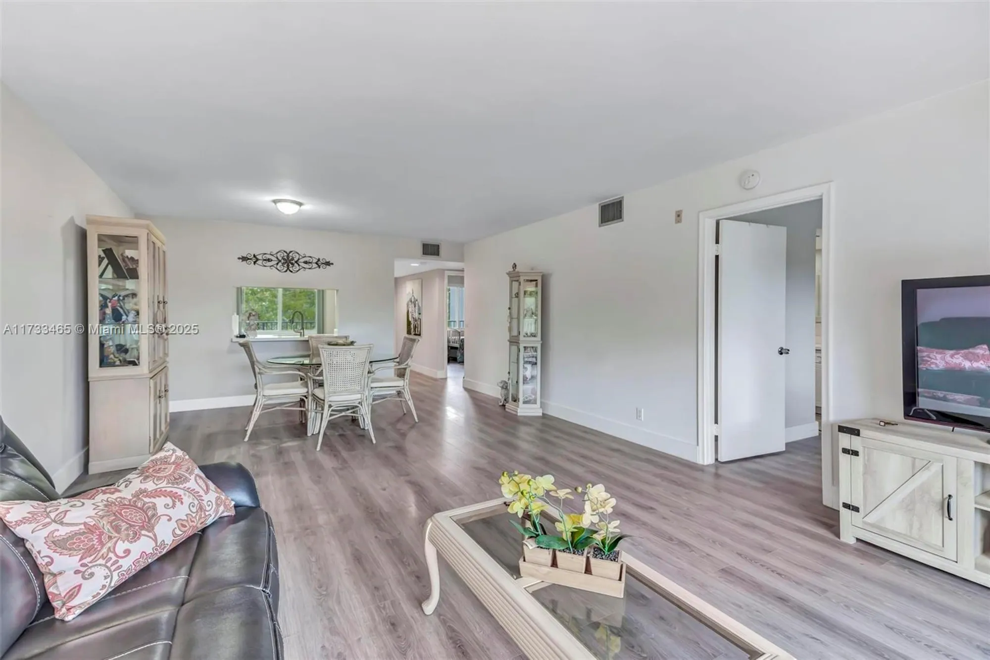 Property Slideshow image 5 of 39 | 1401 sw 128th ter apt 307h, Pembroke Pines, FL, 33027