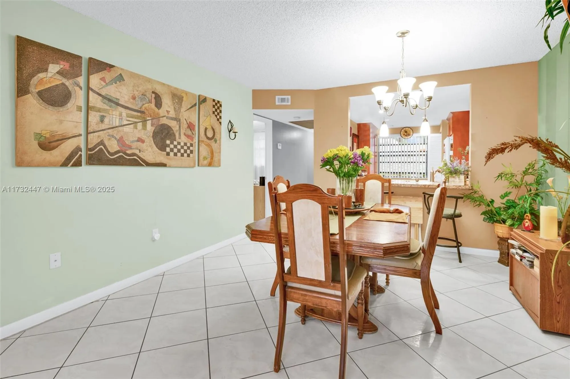 Property Slideshow image 13 of 42 | 1100 colony point cir 119, Pembroke Pines, FL, 33026