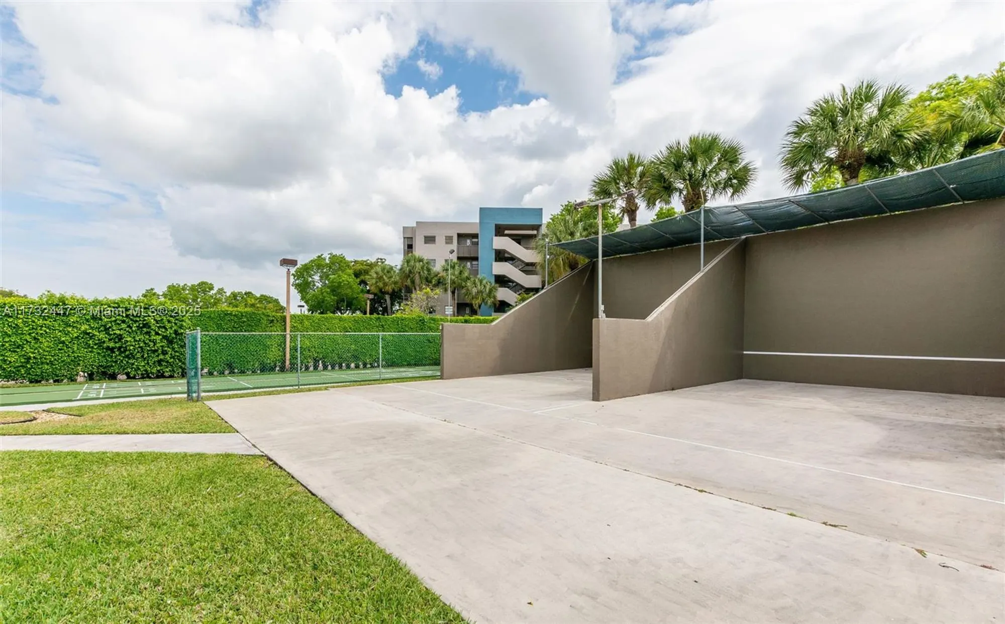 Property Slideshow image 37 of 42 | 1100 colony point cir 119, Pembroke Pines, FL, 33026