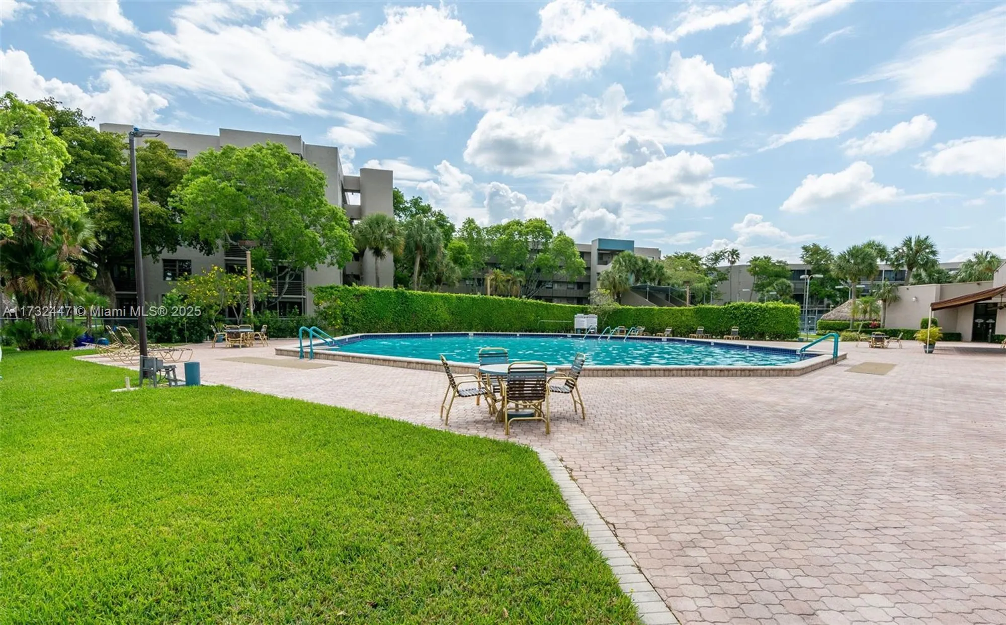 Property Slideshow image 40 of 42 | 1100 colony point cir 119, Pembroke Pines, FL, 33026