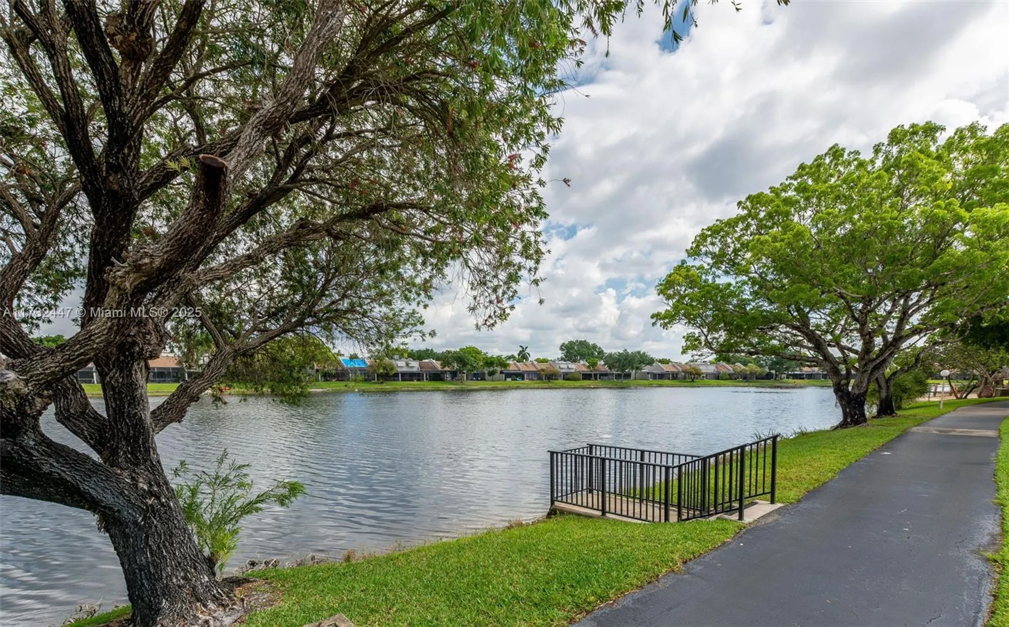 Property Slideshow image 42 of 42 | 1100 colony point cir 119, Pembroke Pines, FL, 33026