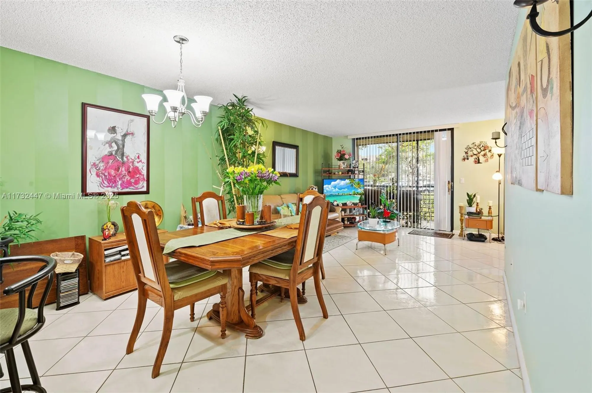 Property Slideshow image 5 of 42 | 1100 colony point cir 119, Pembroke Pines, FL, 33026