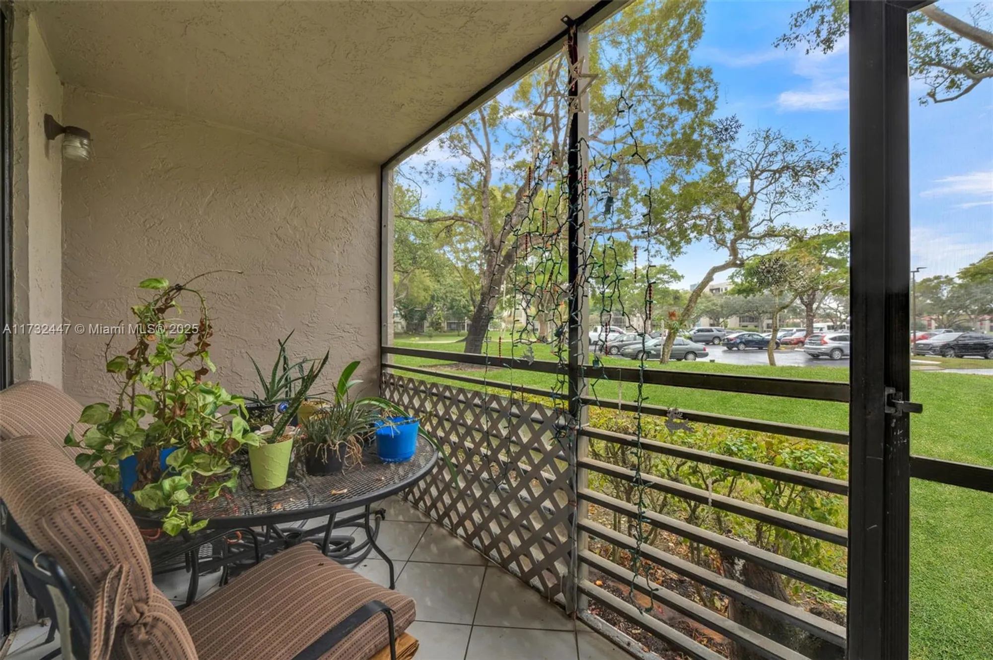Property Slideshow image 8 of 42 | 1100 colony point cir 119, Pembroke Pines, FL, 33026