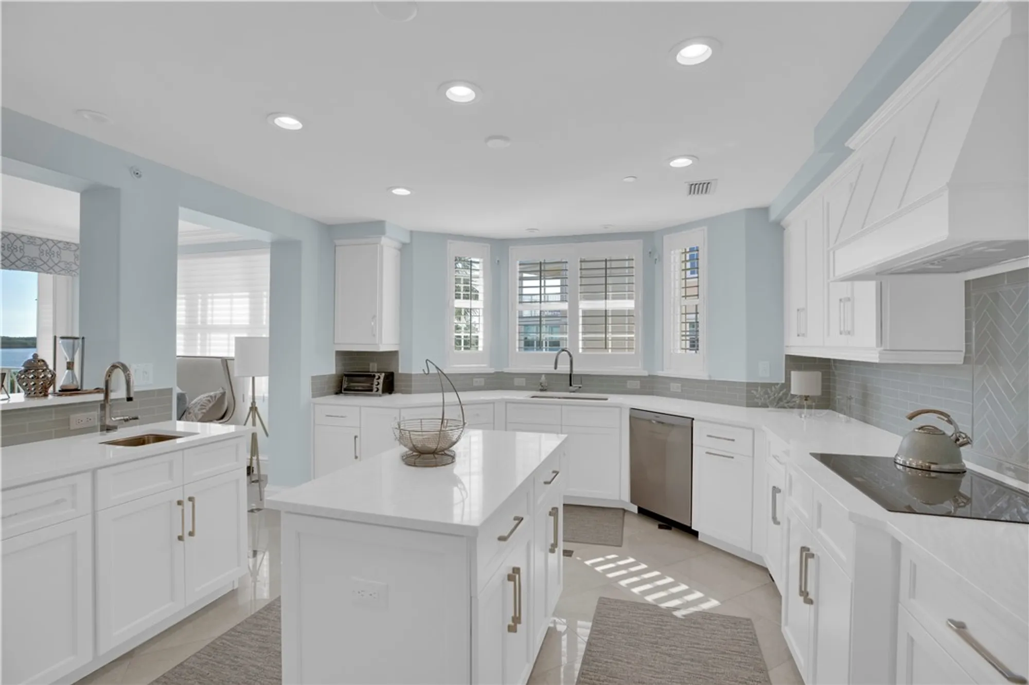 Property Slideshow image 20 of 36 | 4866 s harbor dr 202, Vero Beach, FL, 32967