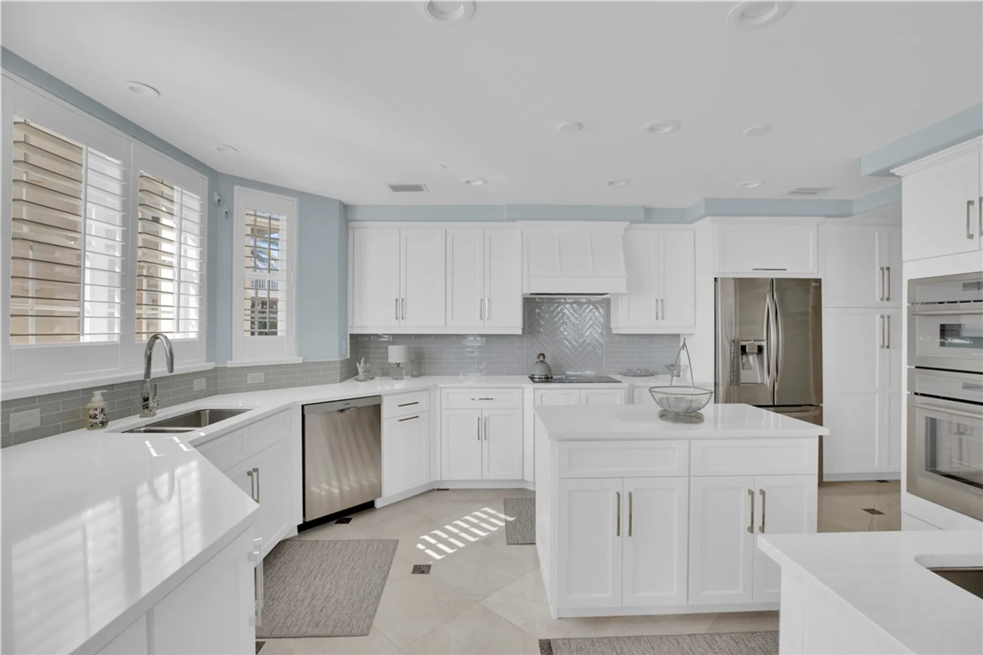 Property Slideshow image 23 of 36 | 4866 s harbor dr 202, Vero Beach, FL, 32967