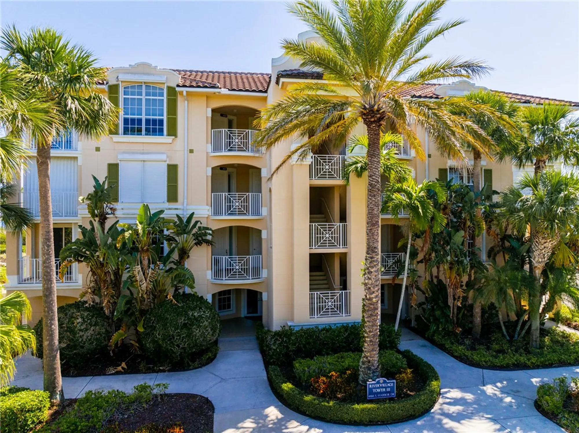 Property Slideshow image 8 of 36 | 4866 s harbor dr 202, Vero Beach, FL, 32967