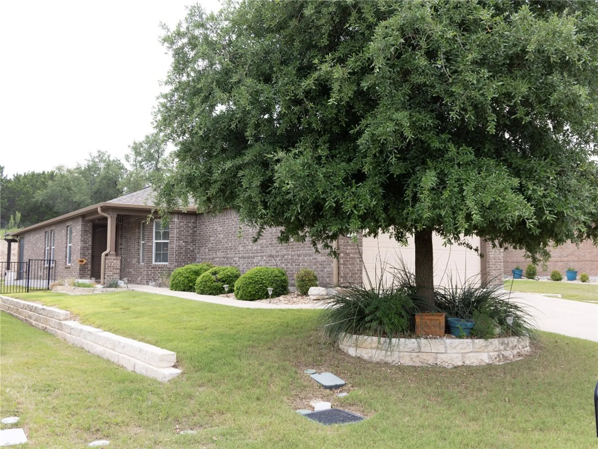 Property Slideshow image 1 of 34 | 834 salado creek ln, Georgetown, TX, 78633