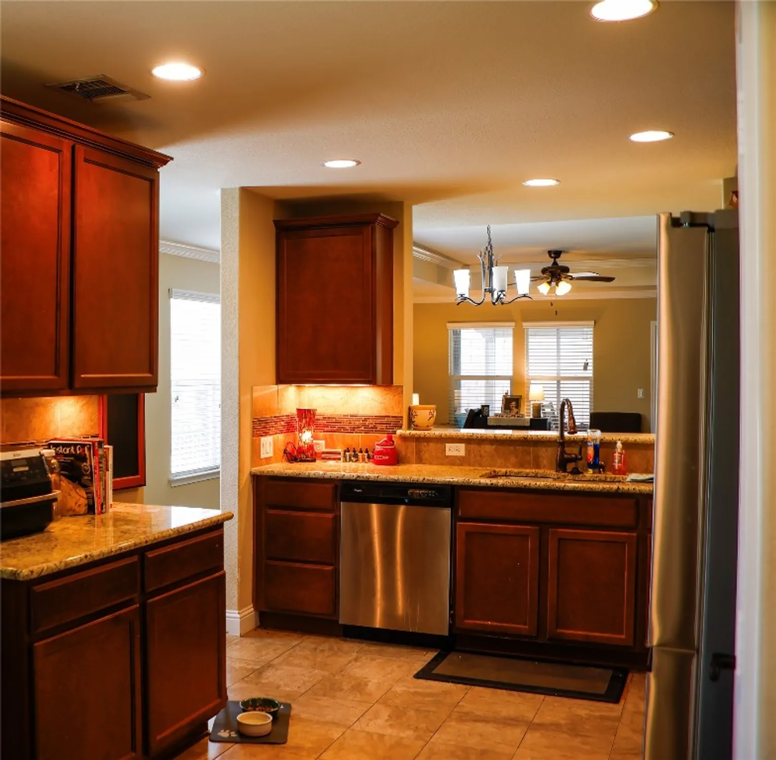 Property Slideshow image 11 of 34 | 834 salado creek ln, Georgetown, TX, 78633