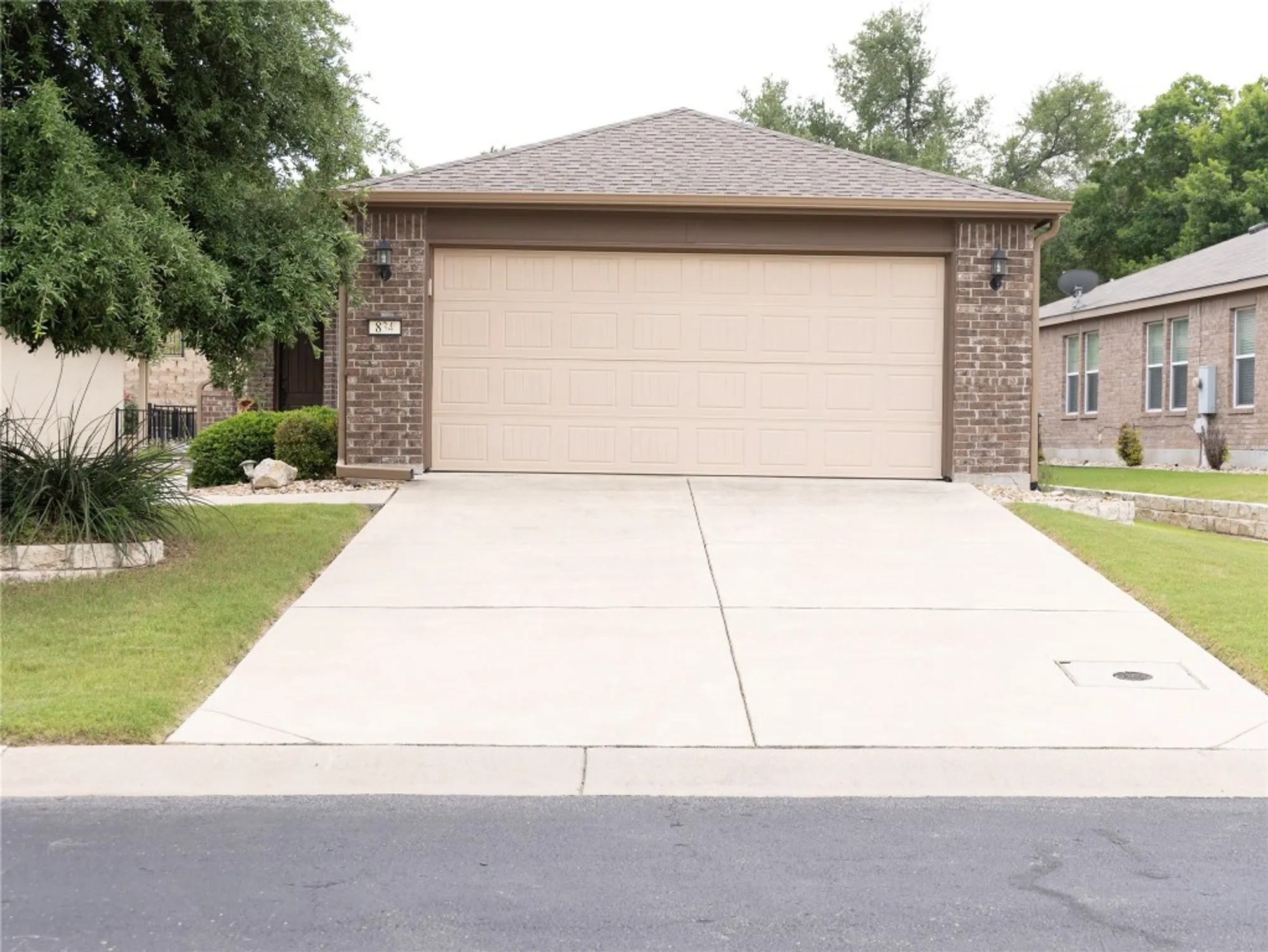 Property Slideshow image 3 of 34 | 834 salado creek ln, Georgetown, TX, 78633