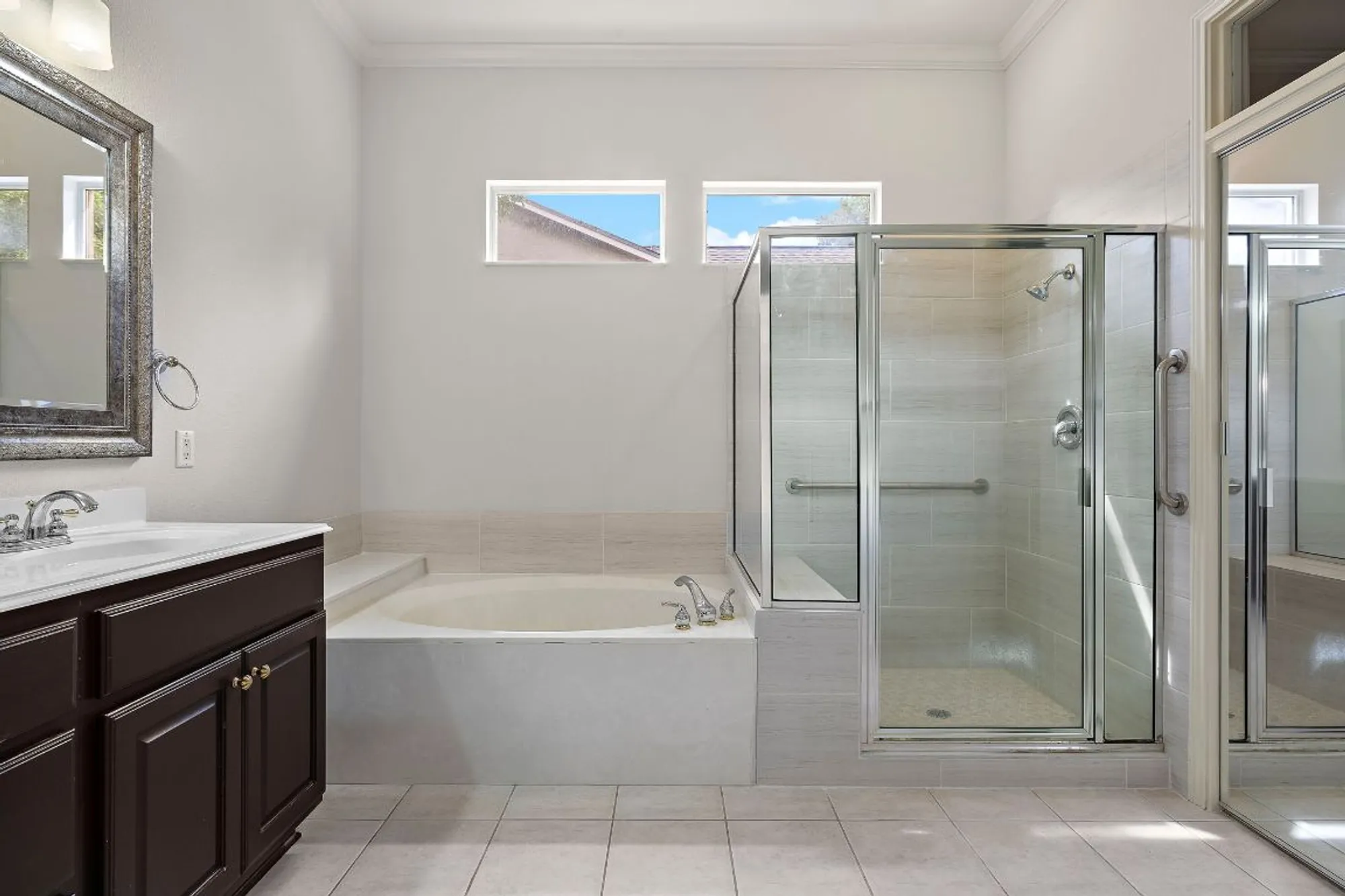 Property Slideshow image 8 of 34 | 214 lone star dr, Georgetown, TX, 78633