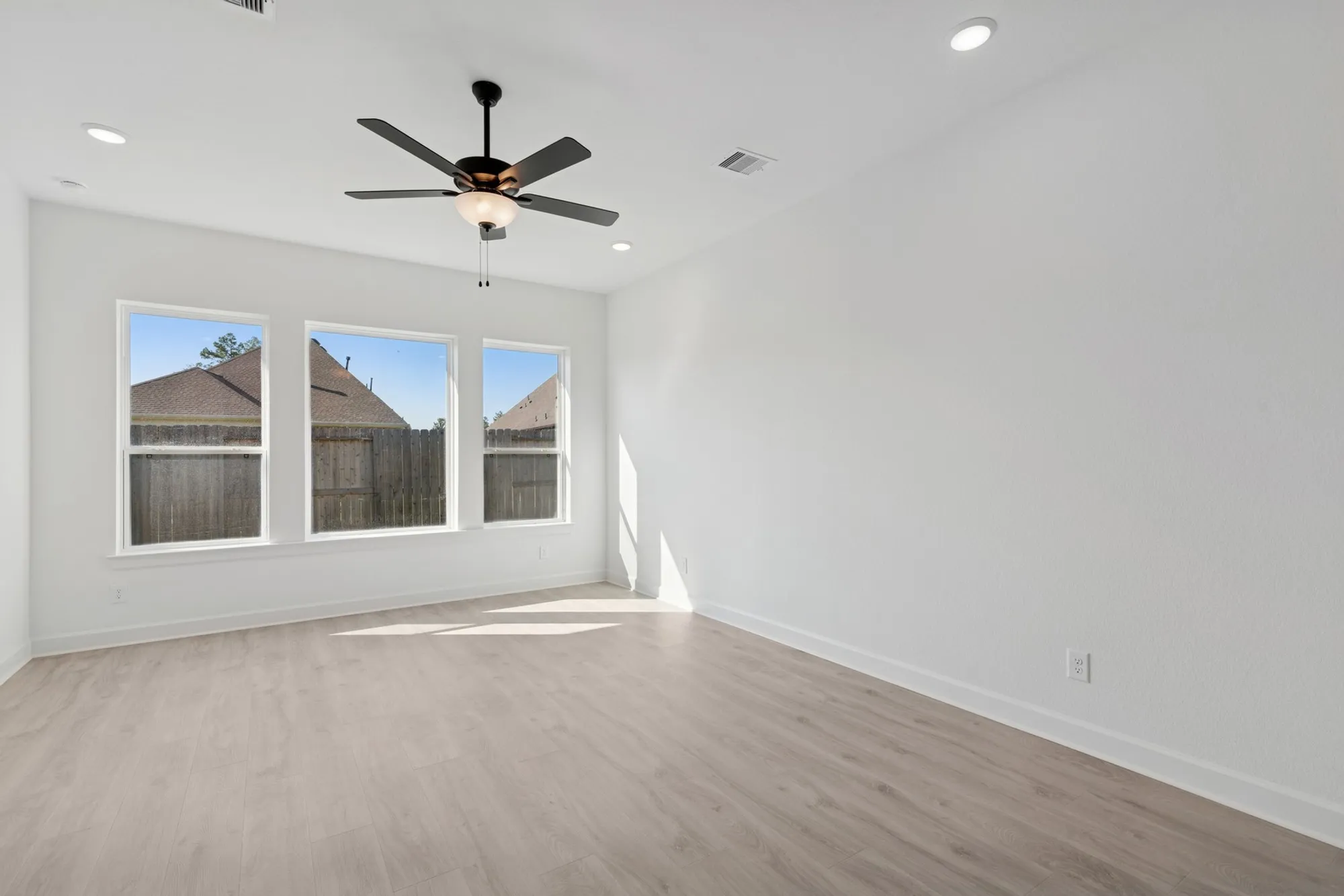 Property Slideshow image 36 of 47 | 21864 victory green way, Porter, TX, 77365