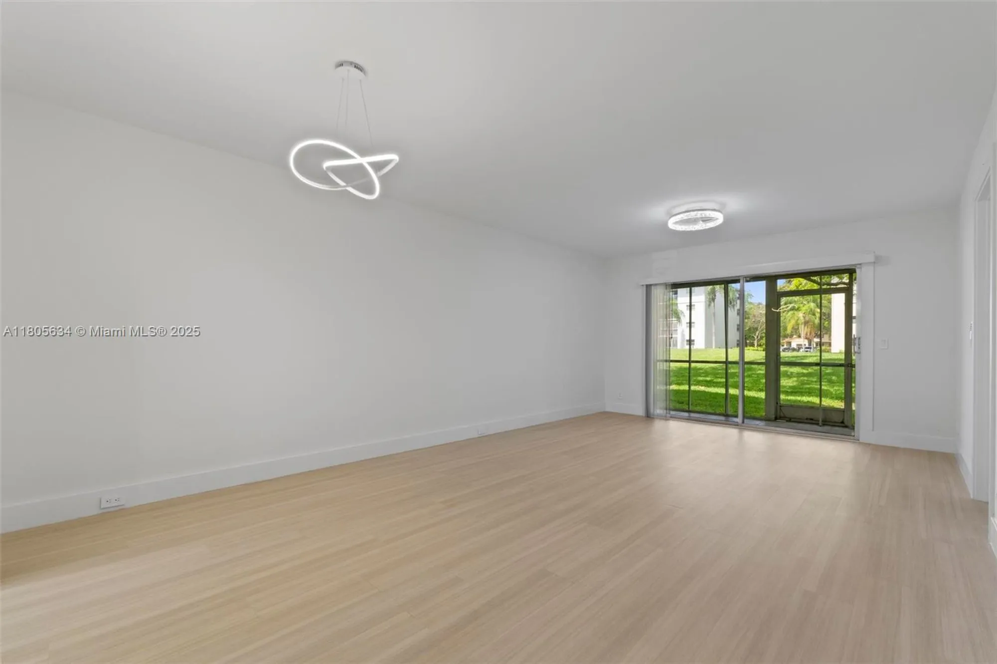 Property Slideshow image 17 of 32 | 1300 sw 124th ter 107p, Pembroke Pines, FL, 33027