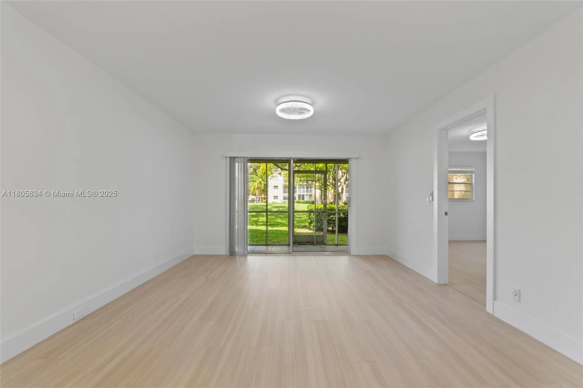 Property Slideshow image 18 of 32 | 1300 sw 124th ter 107p, Pembroke Pines, FL, 33027