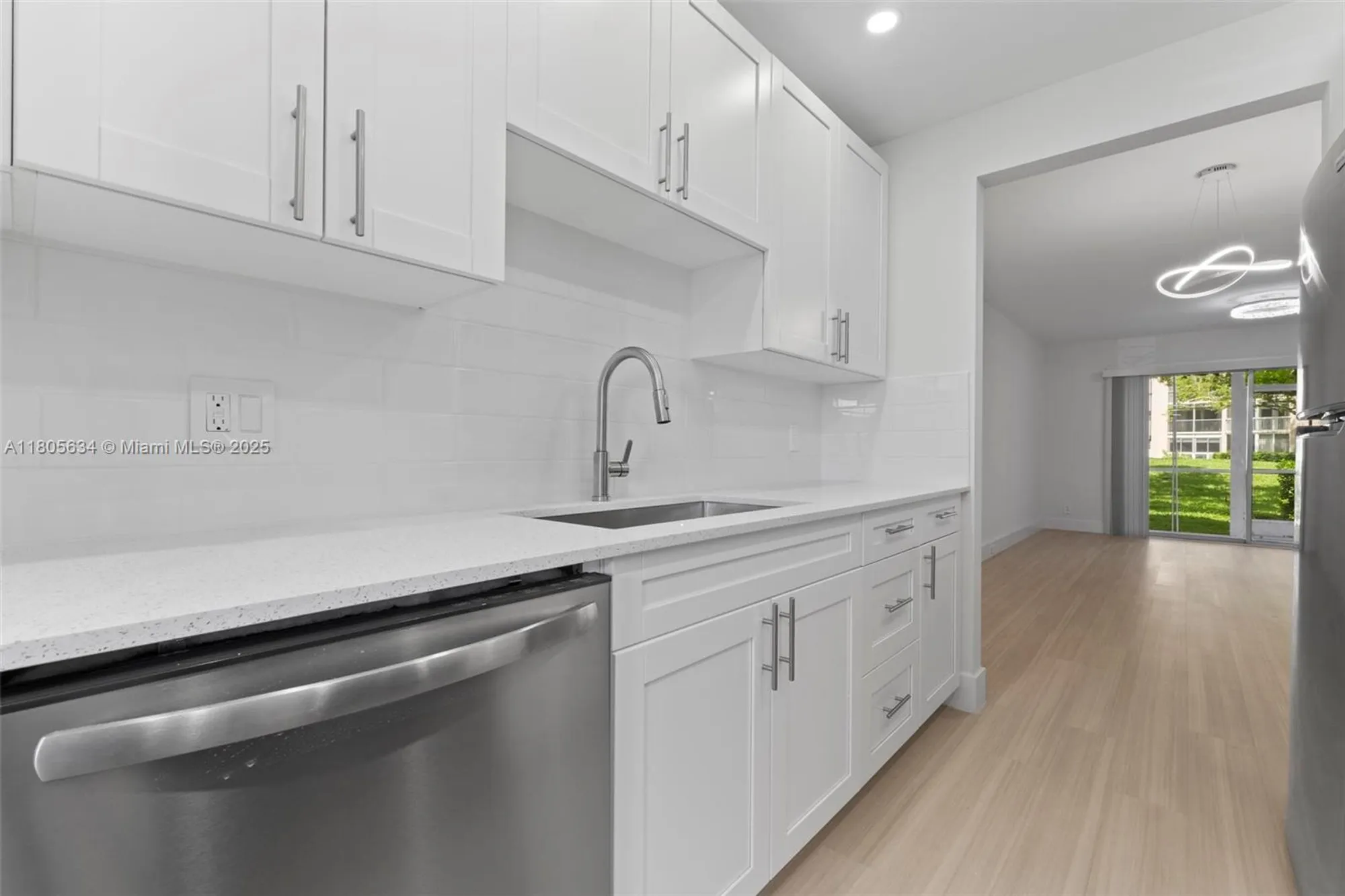 Property Slideshow image 10 of 32 | 1300 sw 124th ter 107p, Pembroke Pines, FL, 33027