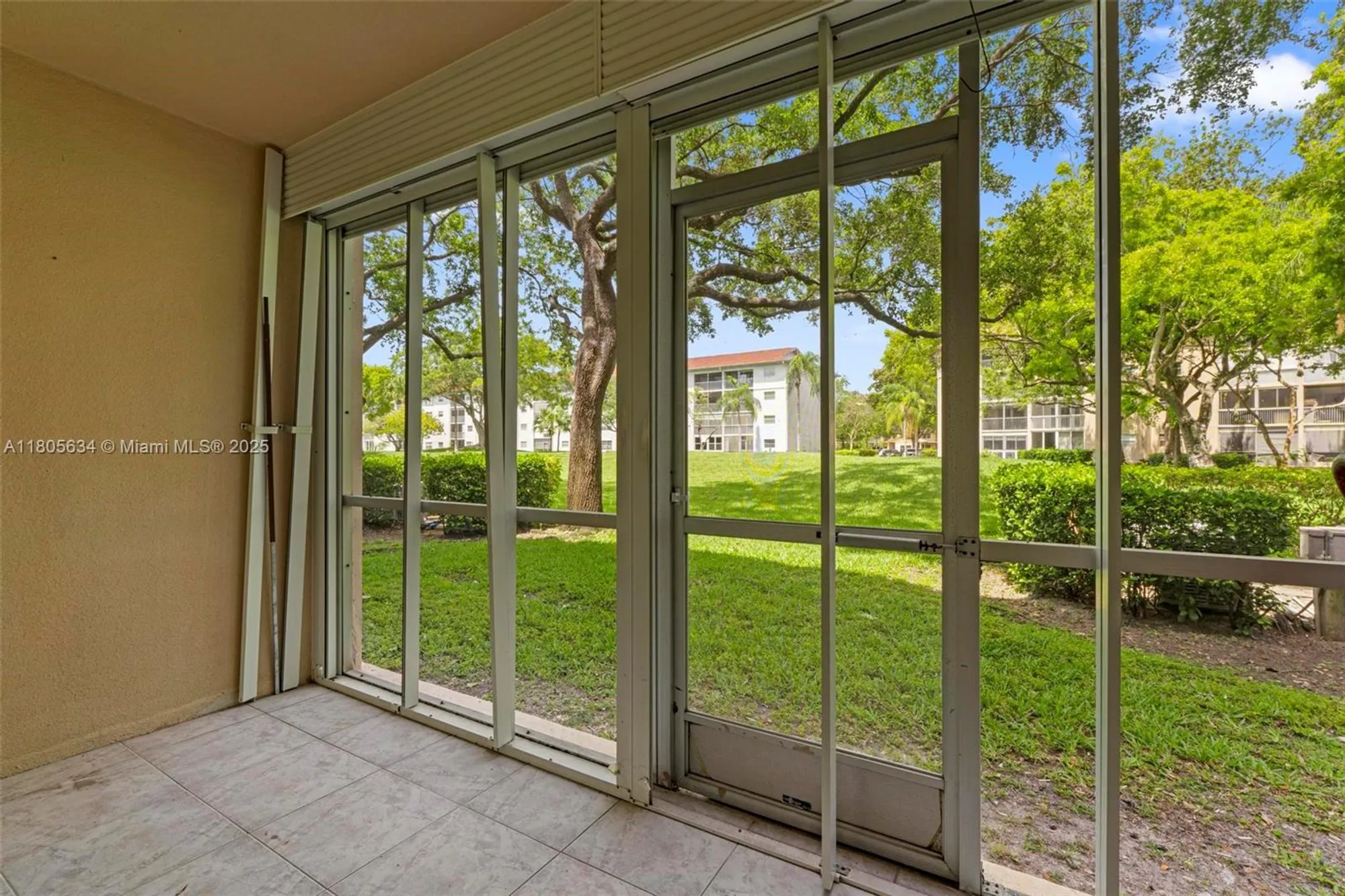 Property Slideshow image 24 of 32 | 1300 sw 124th ter 107p, Pembroke Pines, FL, 33027