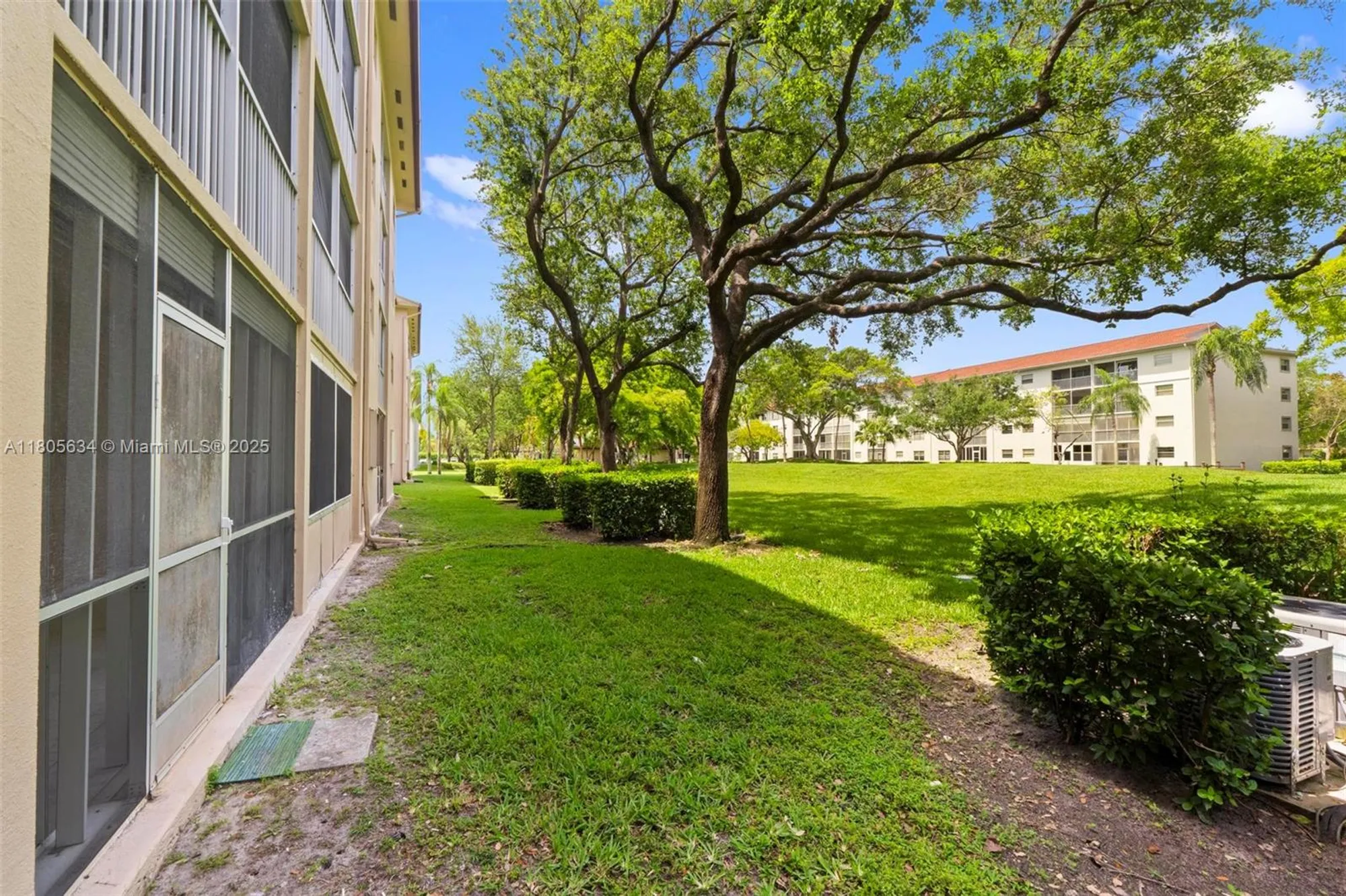 Property Slideshow image 25 of 32 | 1300 sw 124th ter 107p, Pembroke Pines, FL, 33027