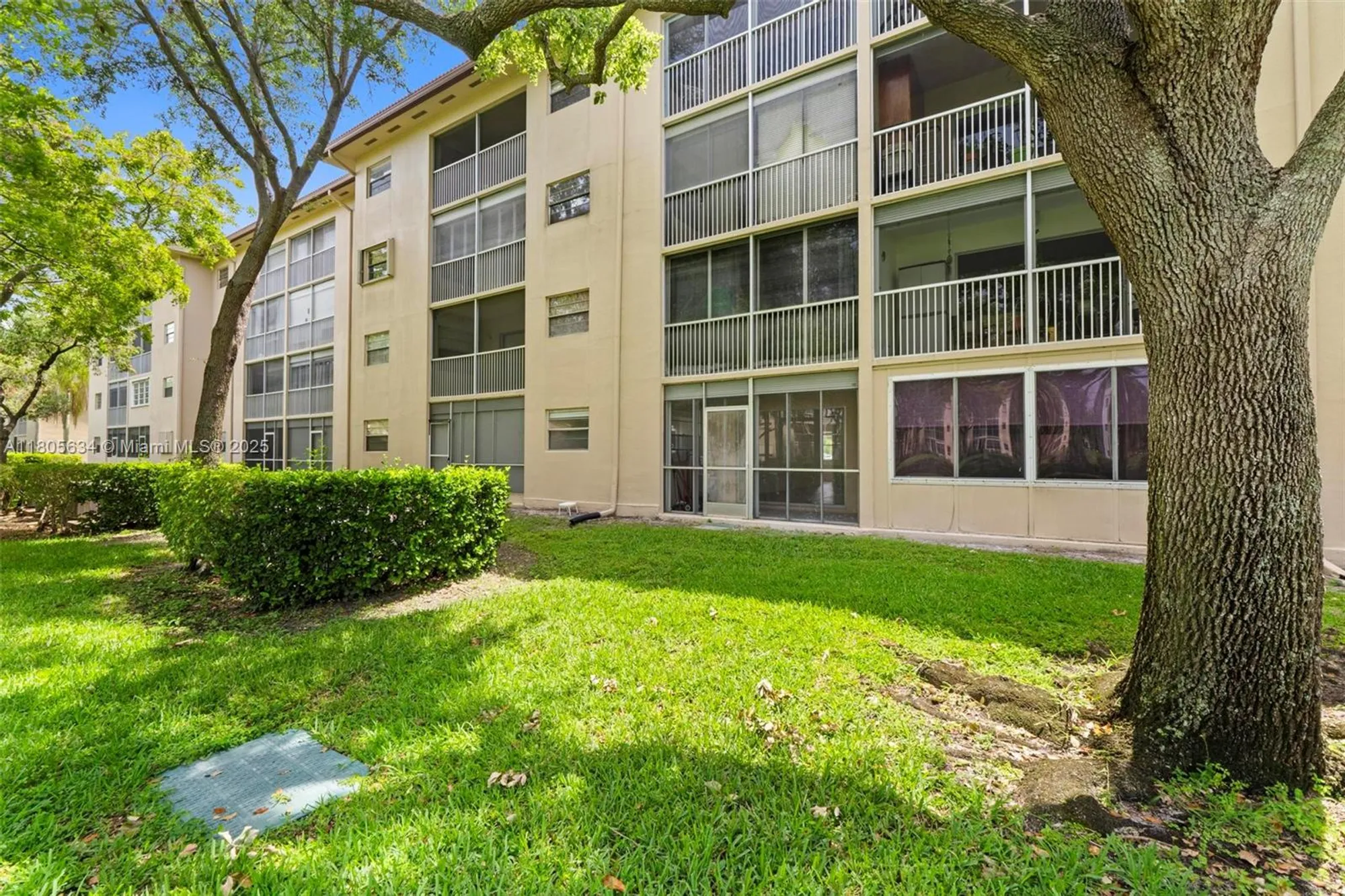 Property Slideshow image 26 of 32 | 1300 sw 124th ter 107p, Pembroke Pines, FL, 33027
