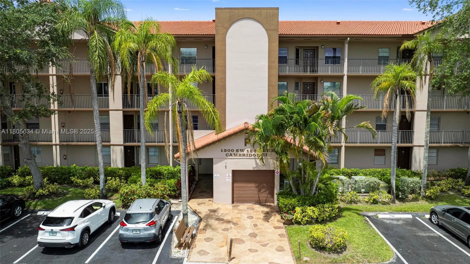 Property Slideshow image 2 of 32 | 1300 sw 124th ter 107p, Pembroke Pines, FL, 33027