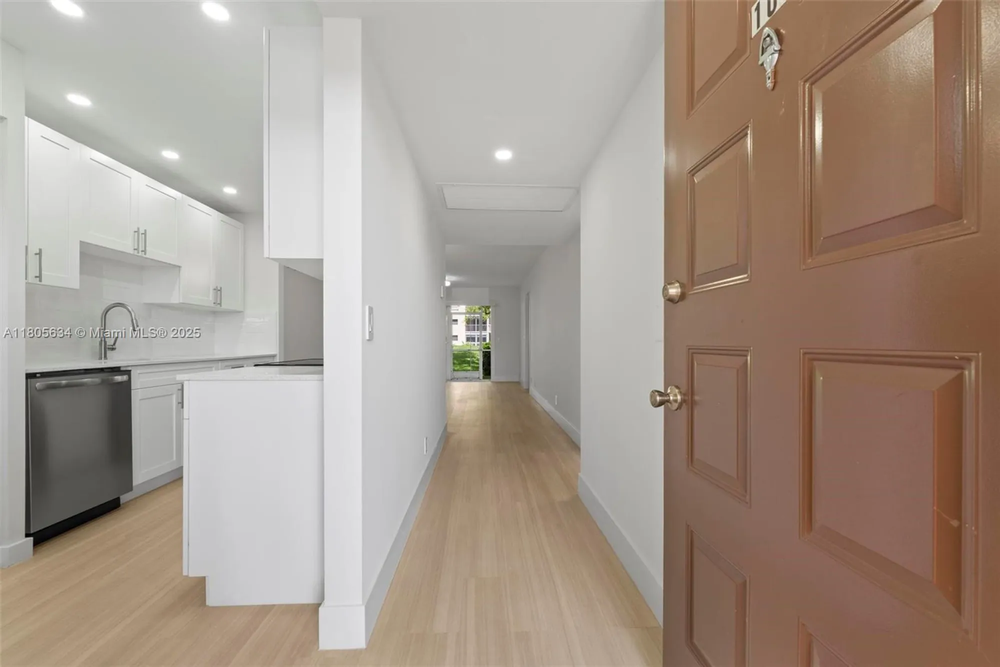 Property Slideshow image 5 of 32 | 1300 sw 124th ter 107p, Pembroke Pines, FL, 33027