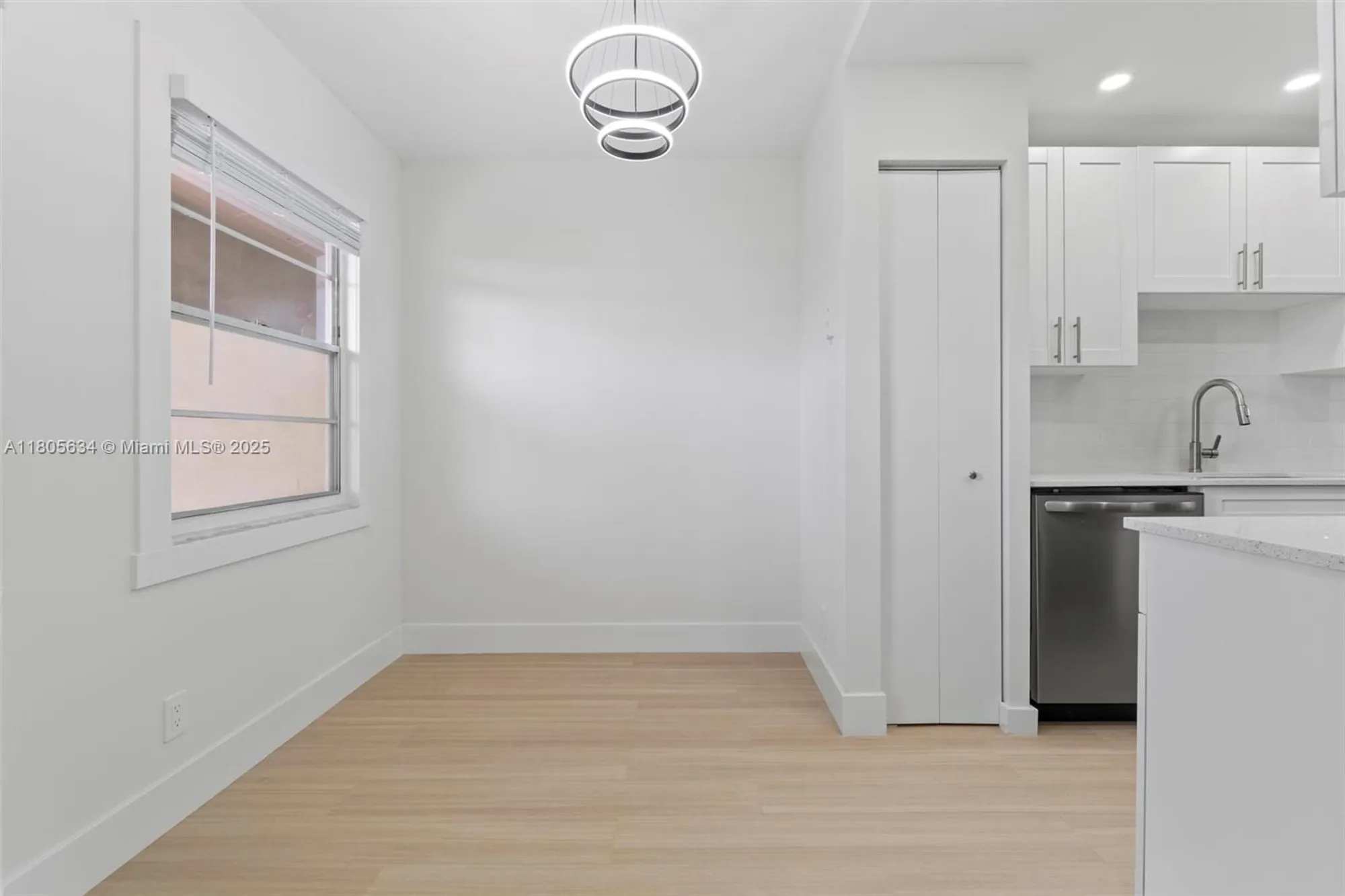 Property Slideshow image 6 of 32 | 1300 sw 124th ter 107p, Pembroke Pines, FL, 33027