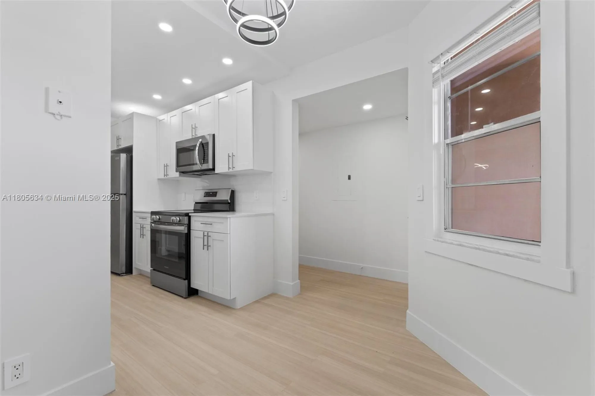 Property Slideshow image 7 of 32 | 1300 sw 124th ter 107p, Pembroke Pines, FL, 33027