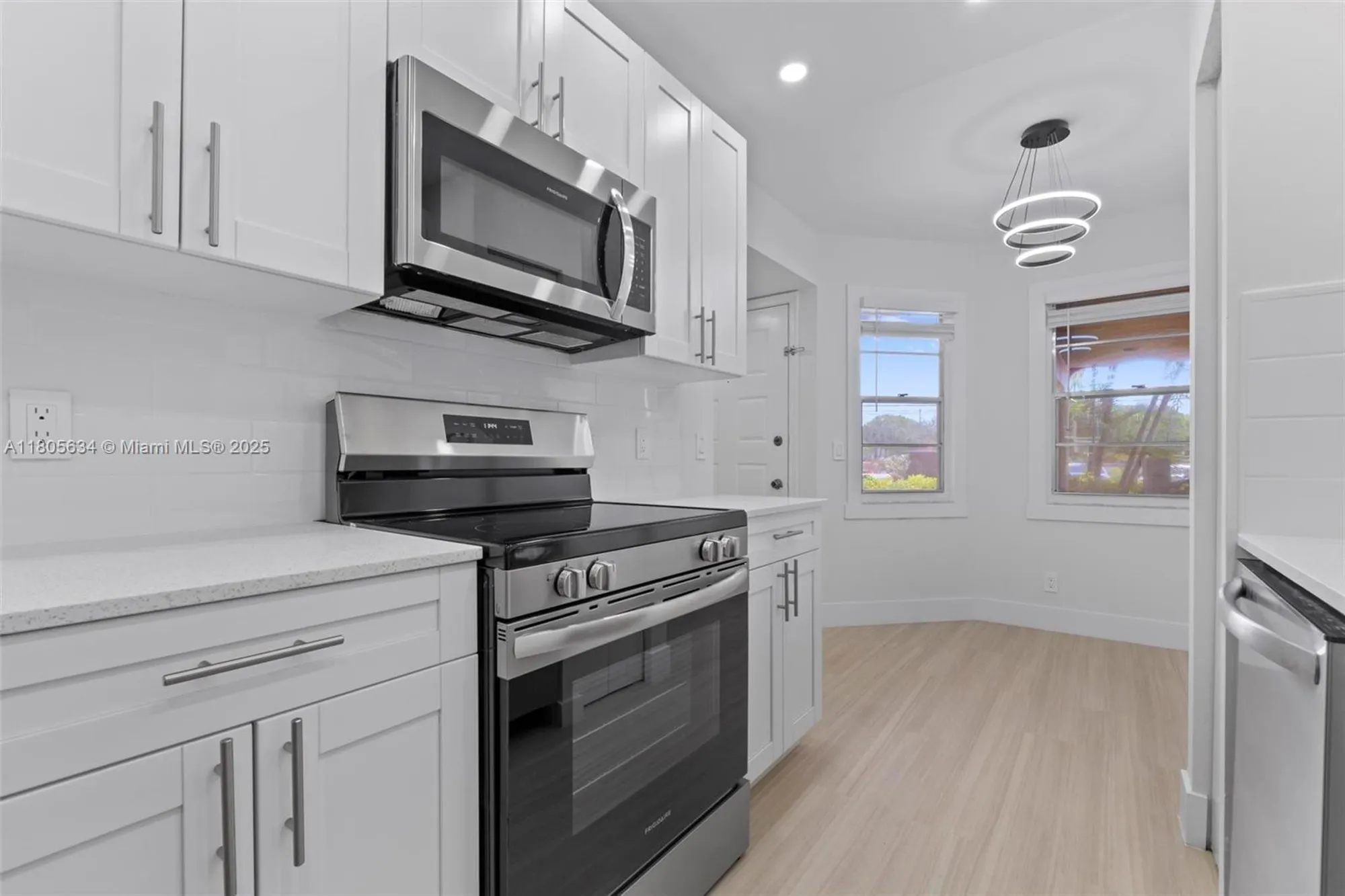 Property Slideshow image 9 of 32 | 1300 sw 124th ter 107p, Pembroke Pines, FL, 33027