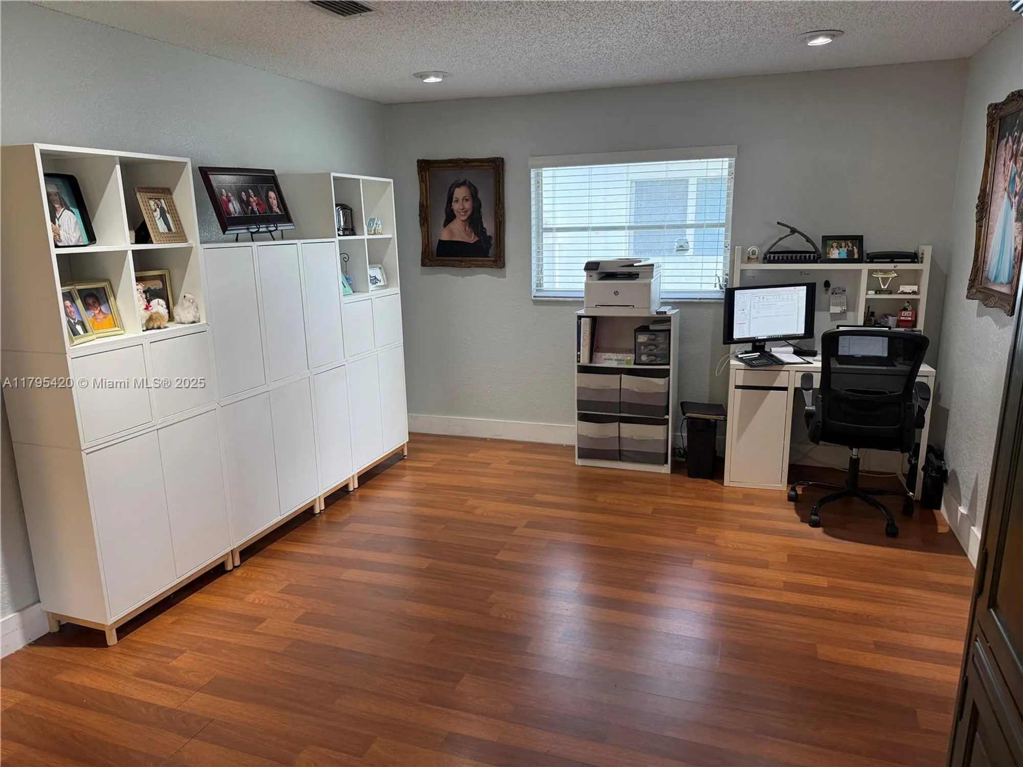 Property Slideshow image 10 of 30 | 1250 nw 85th ave, Plantation, FL, 33322