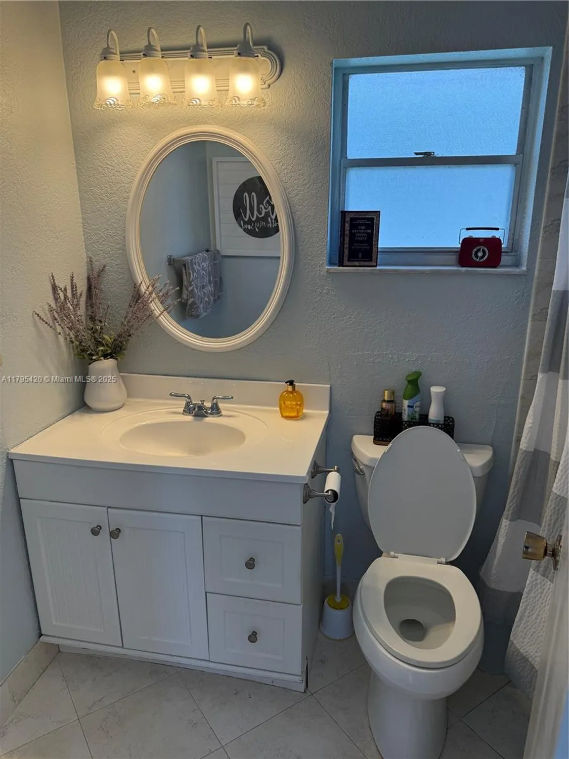 Property Slideshow image 12 of 30 | 1250 nw 85th ave, Plantation, FL, 33322