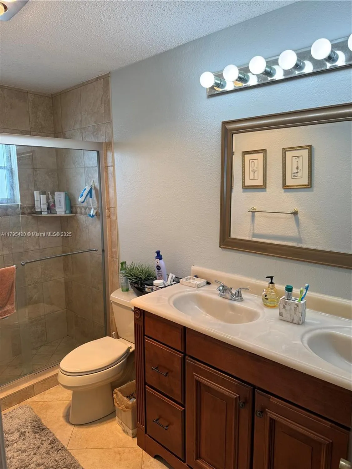 Property Slideshow image 7 of 30 | 1250 nw 85th ave, Plantation, FL, 33322