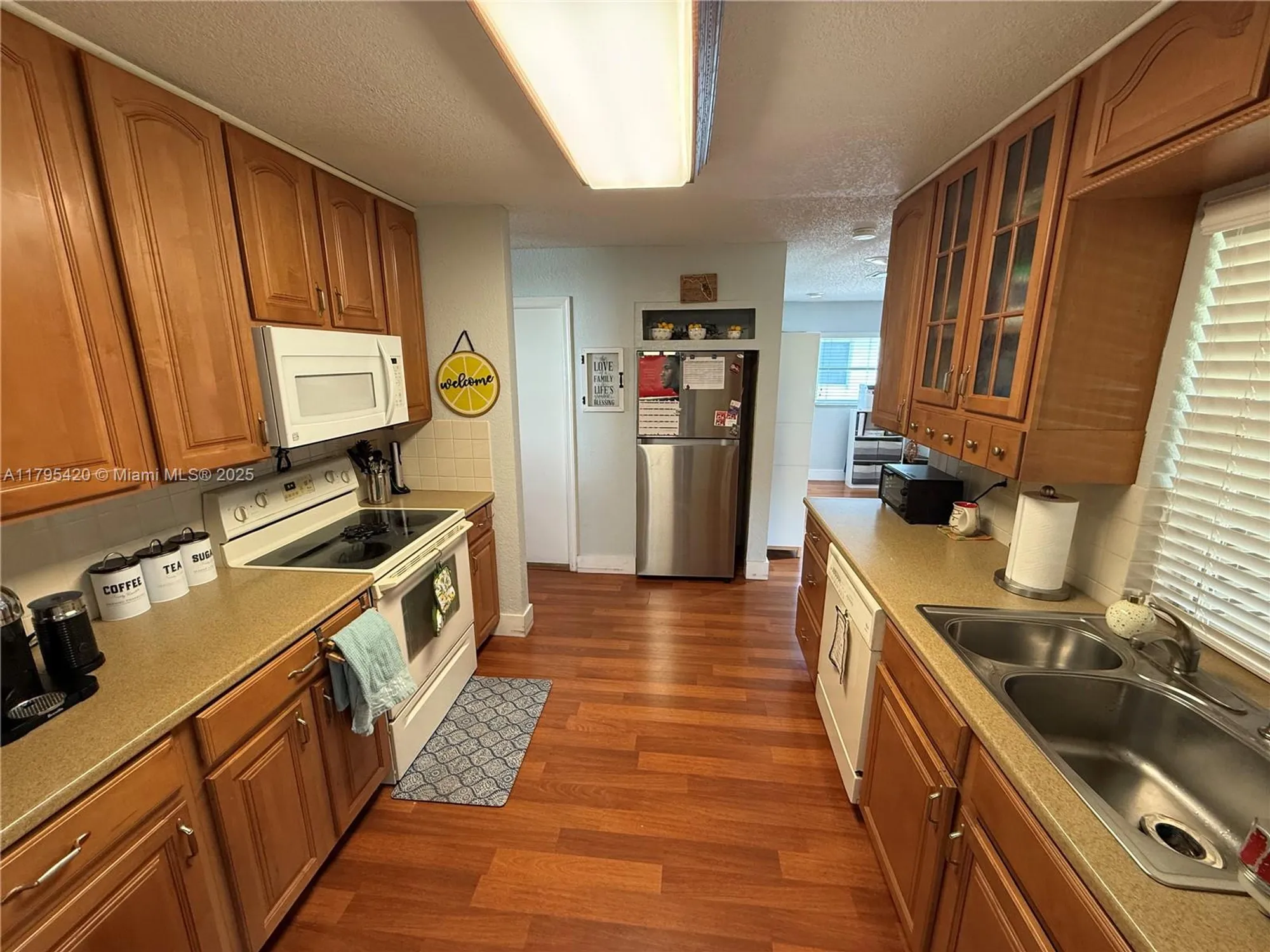 Property Slideshow image 9 of 30 | 1250 nw 85th ave, Plantation, FL, 33322