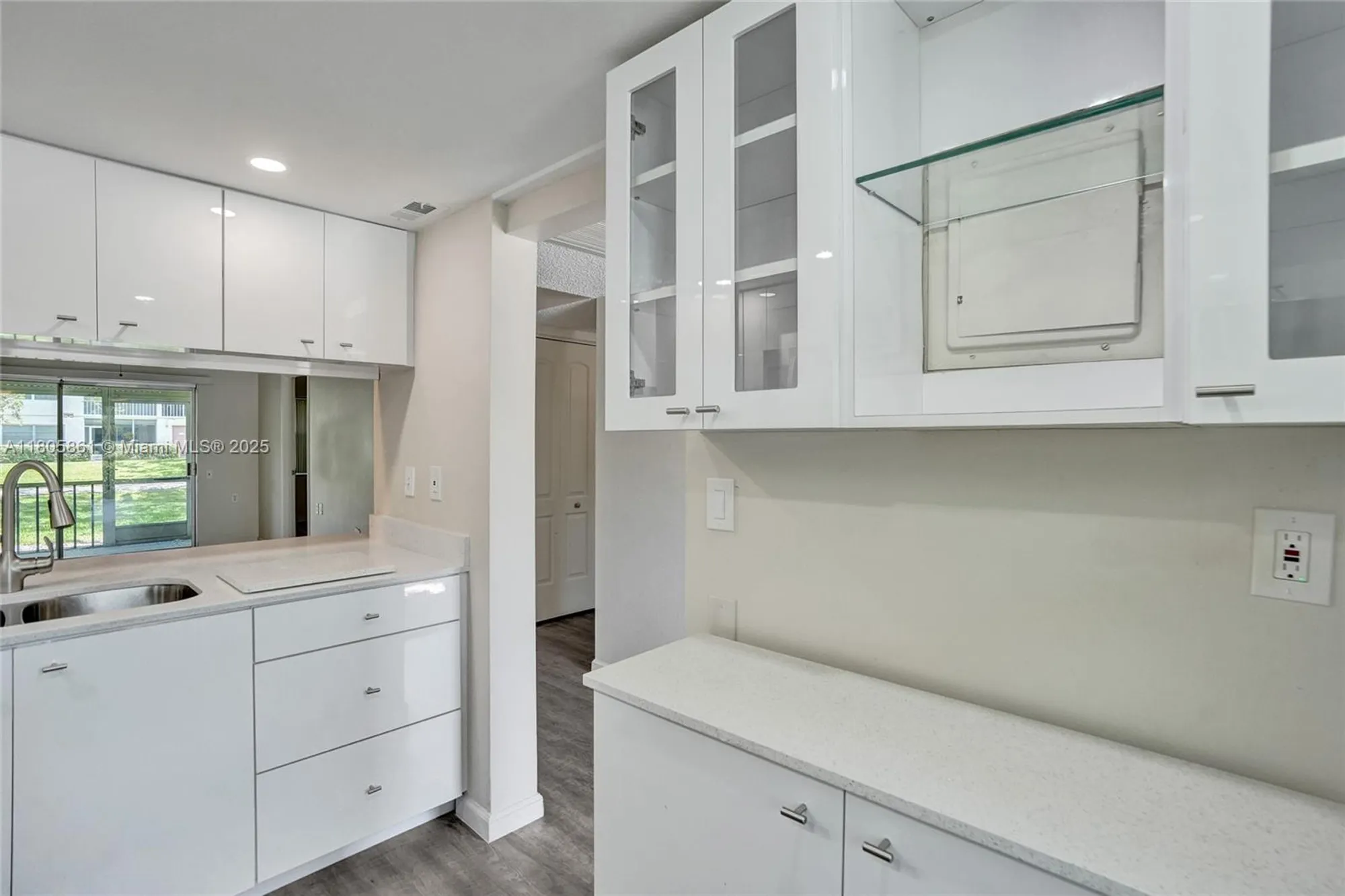 Property Slideshow image 14 of 57 | 1108 bahama bnd apt b1, Coconut Creek, FL, 33066